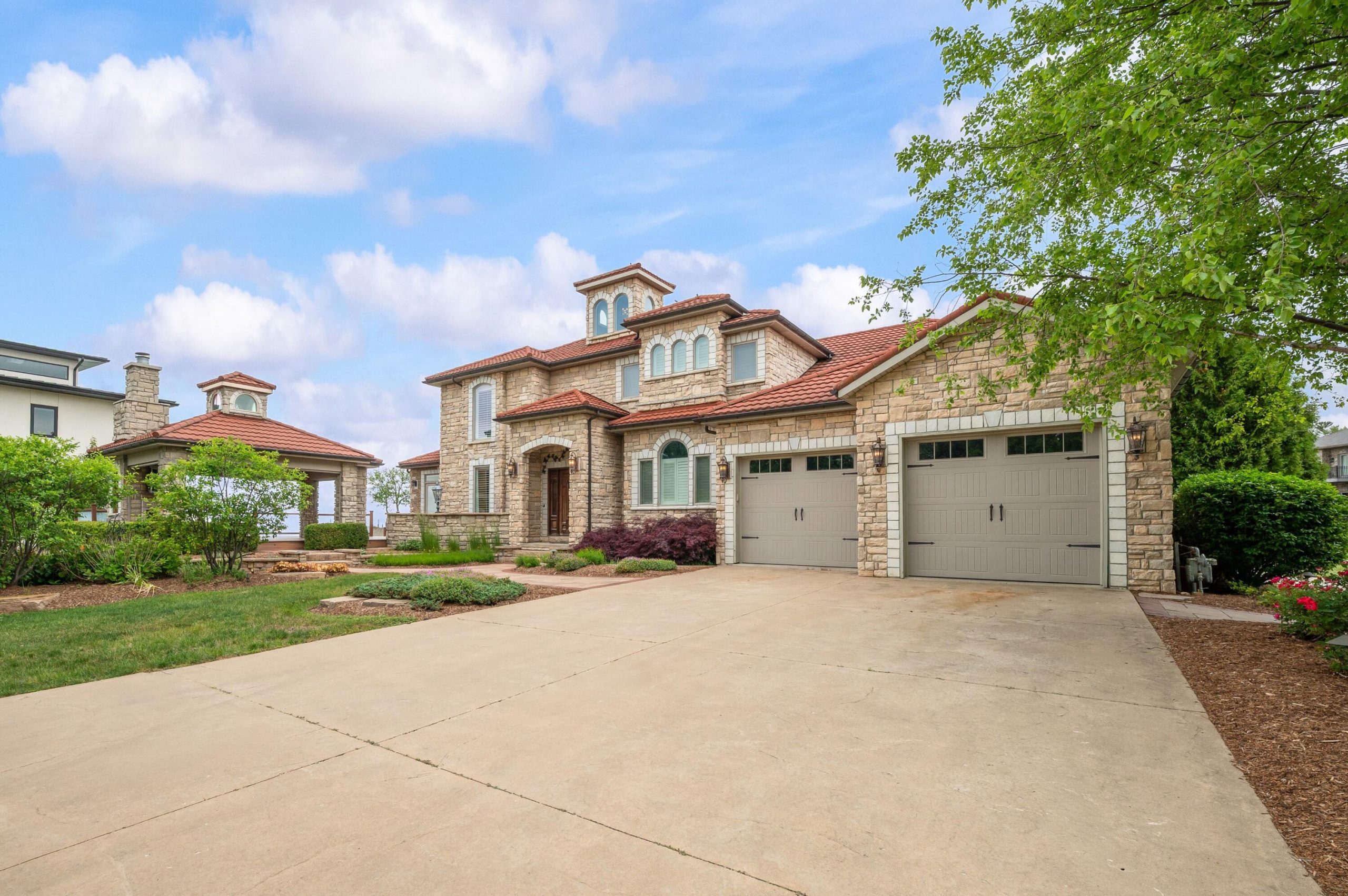 651 Sul Lago S