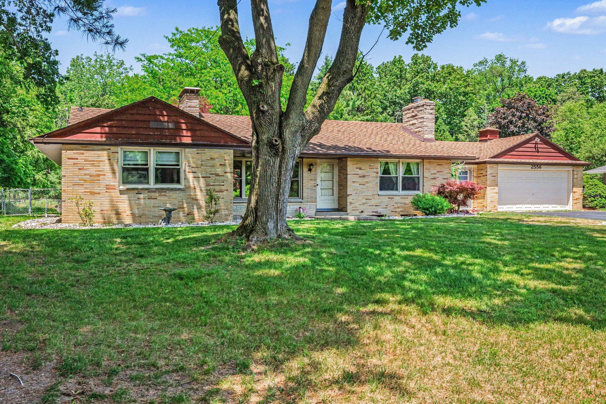 2556 Angling Road