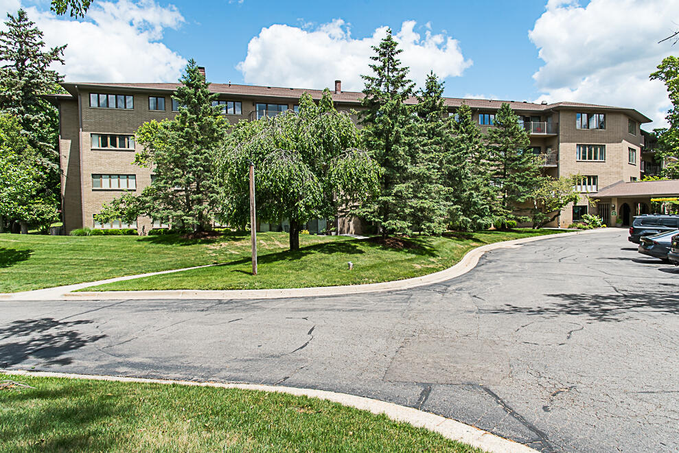 4040 Greenleaf Circle Unit: 408