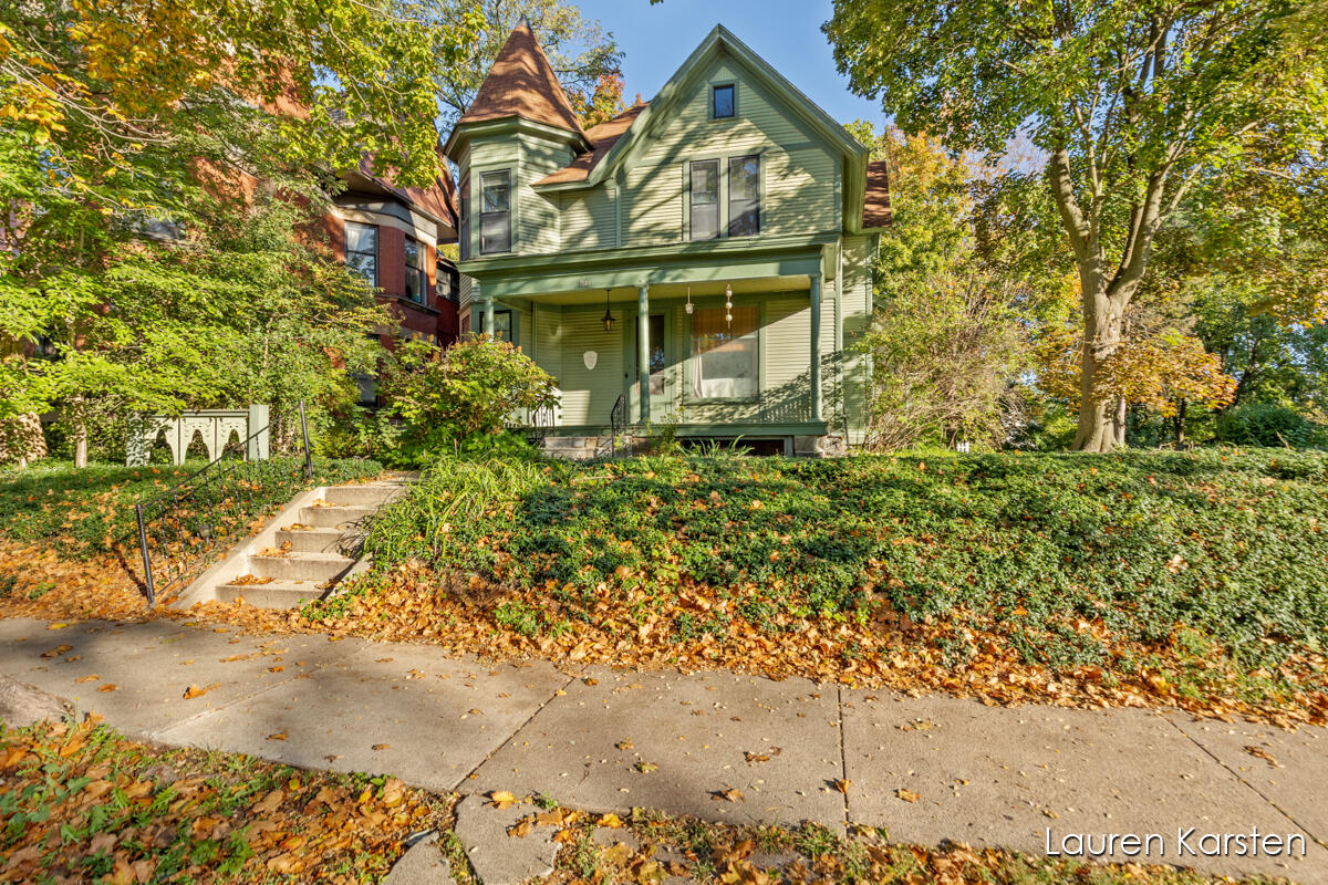 623 Cherry Street SE