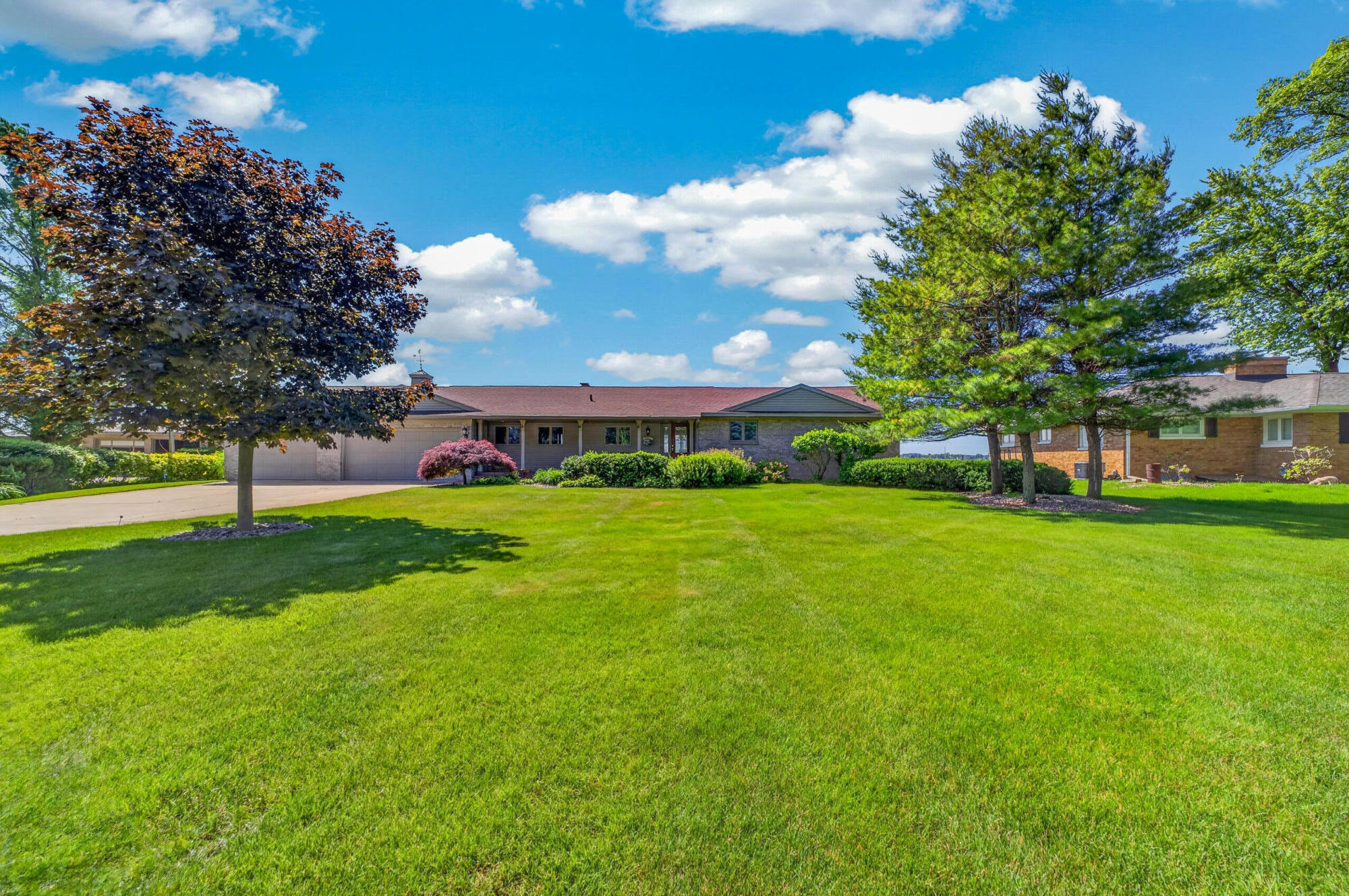 909 Tostenabe Lane