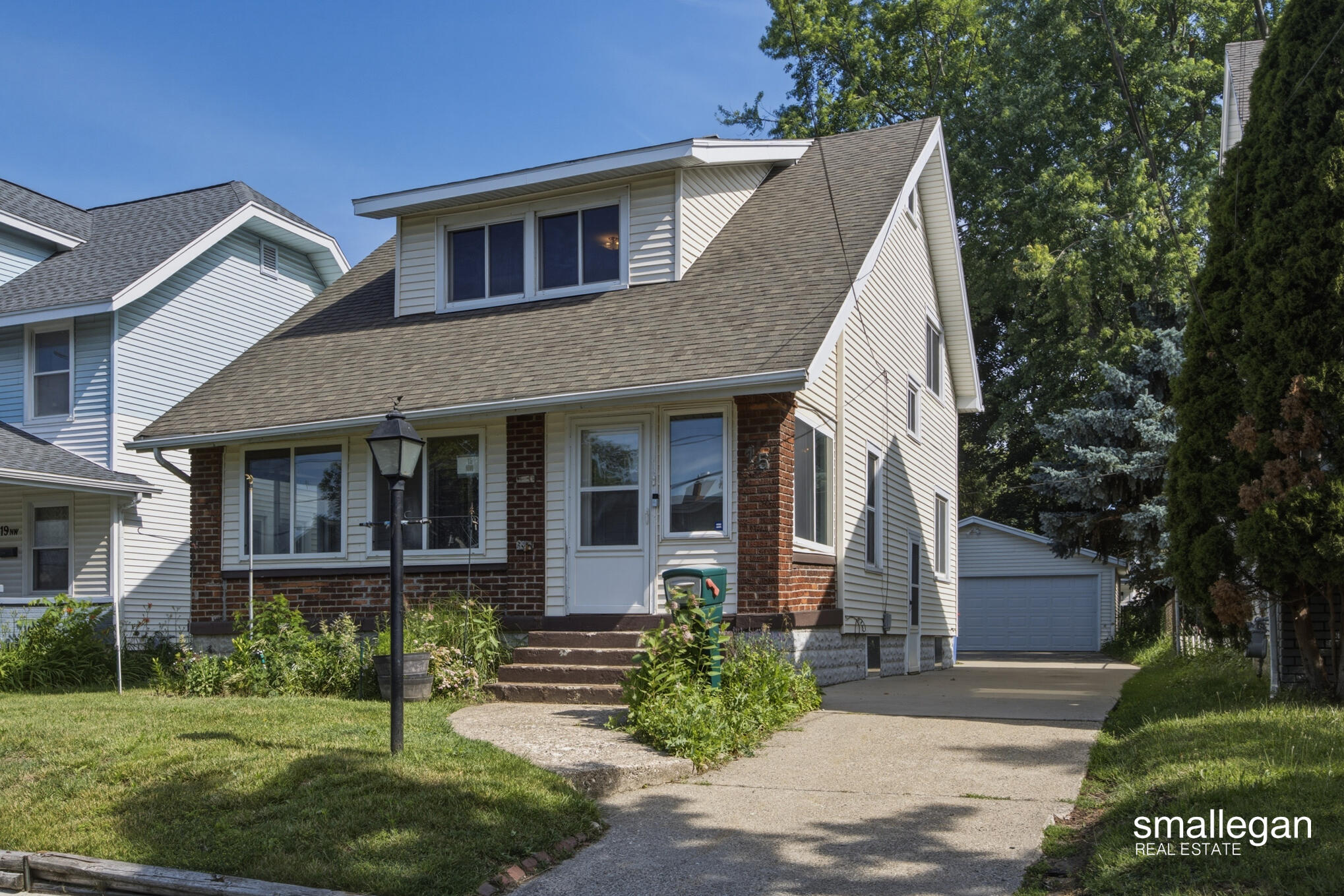 15 Burr Oak Street NW