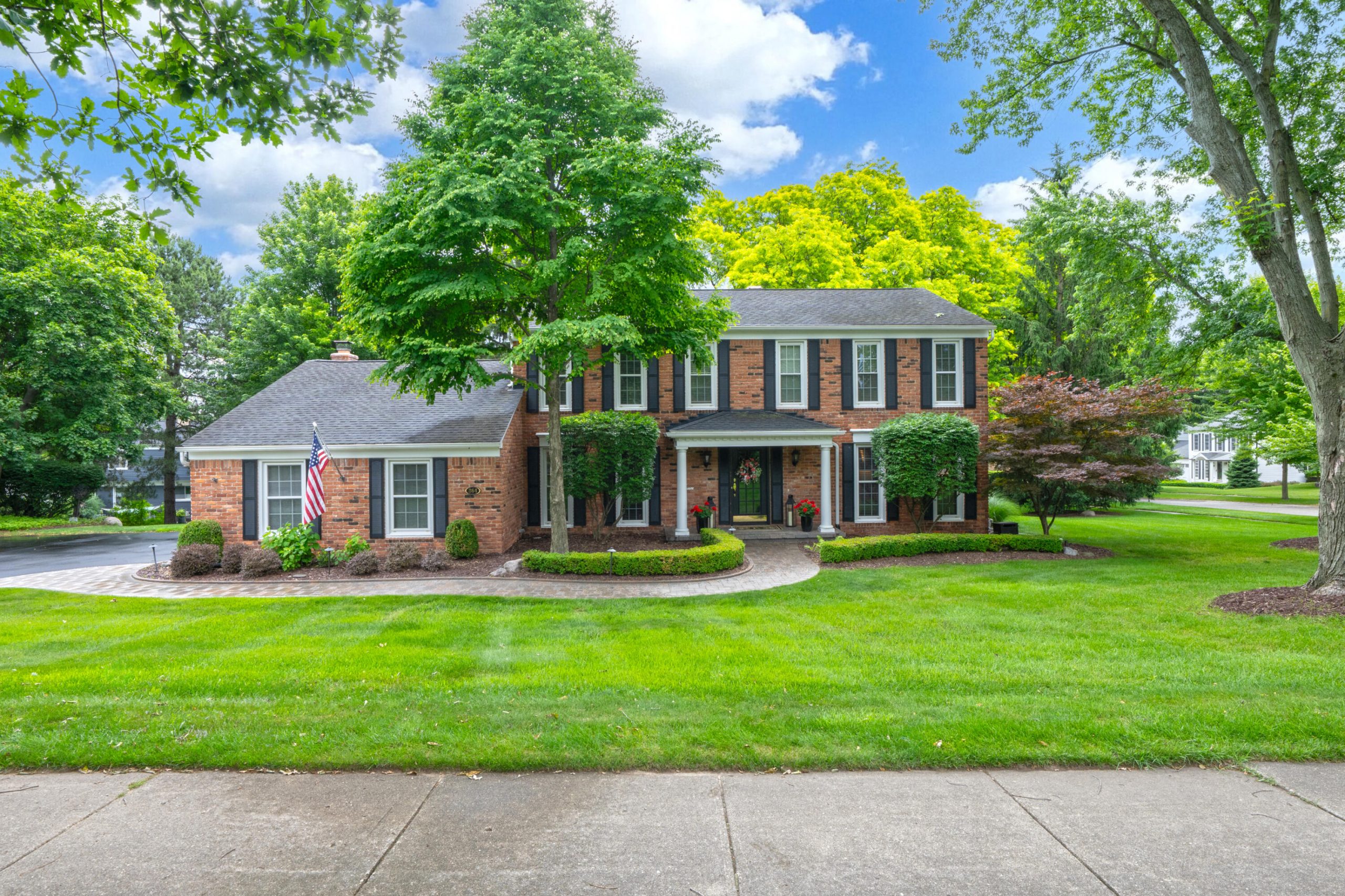 864 Great Oaks Boulevard