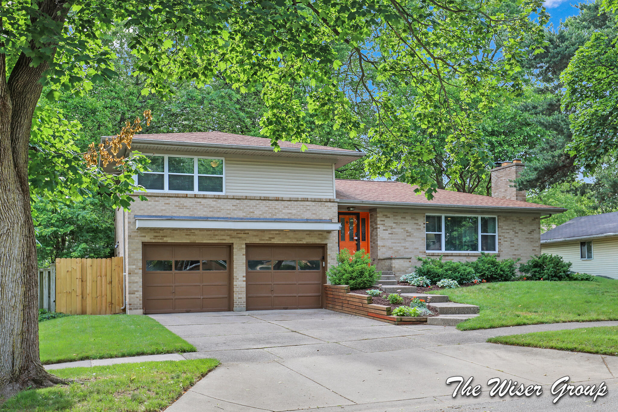 1613 Lotus Avenue SE