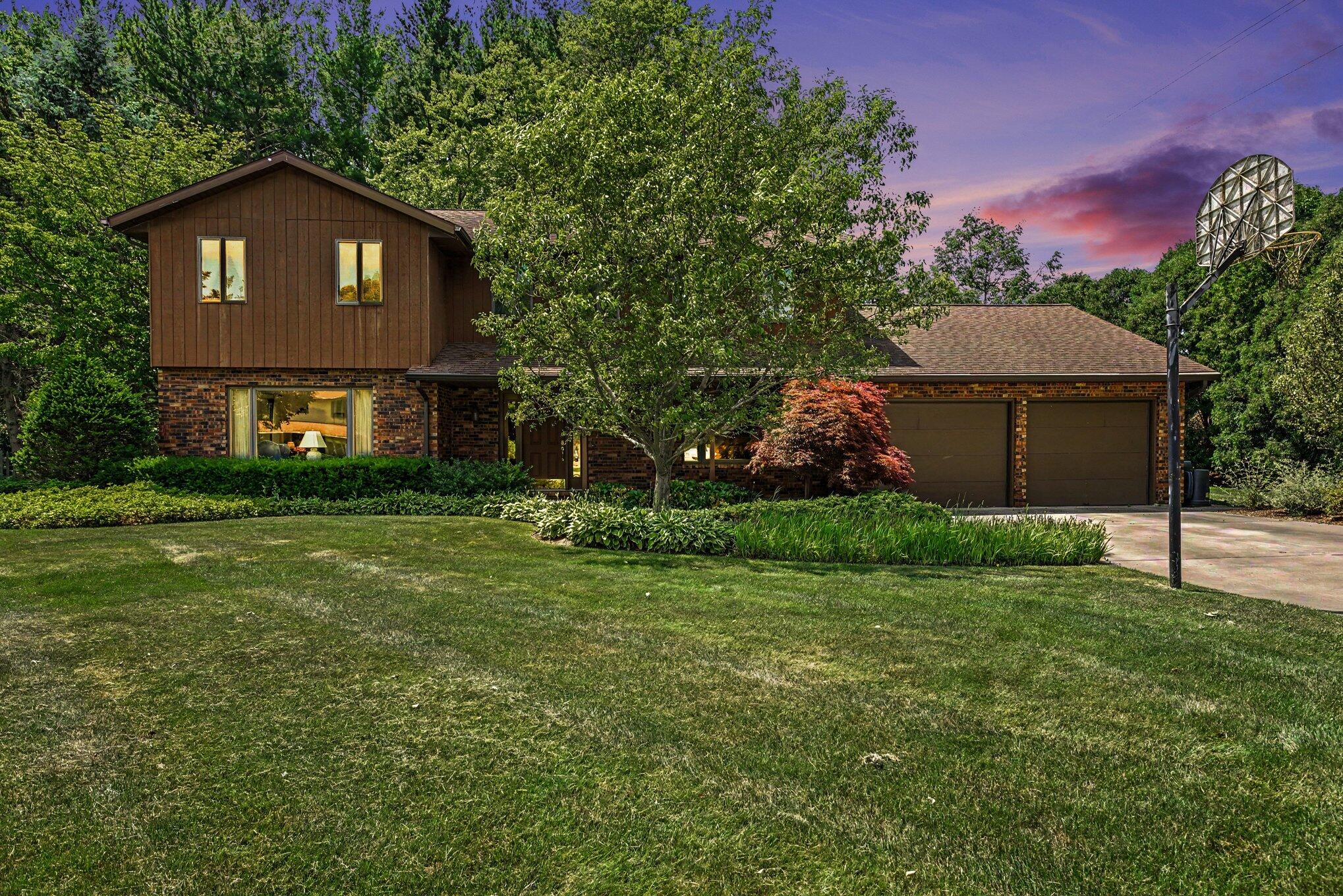 2616 Oakbrook Drive