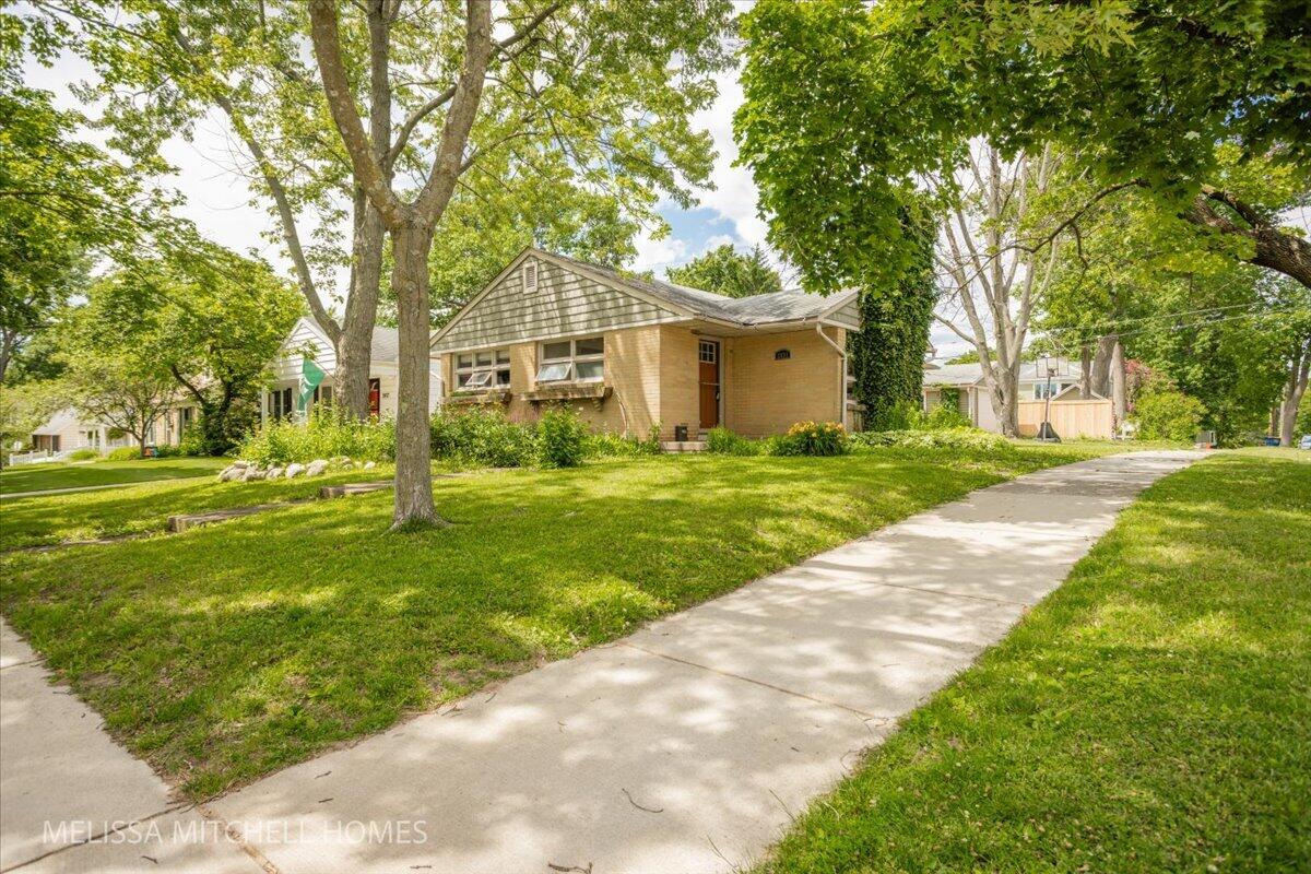 2631 Richards Drive SE