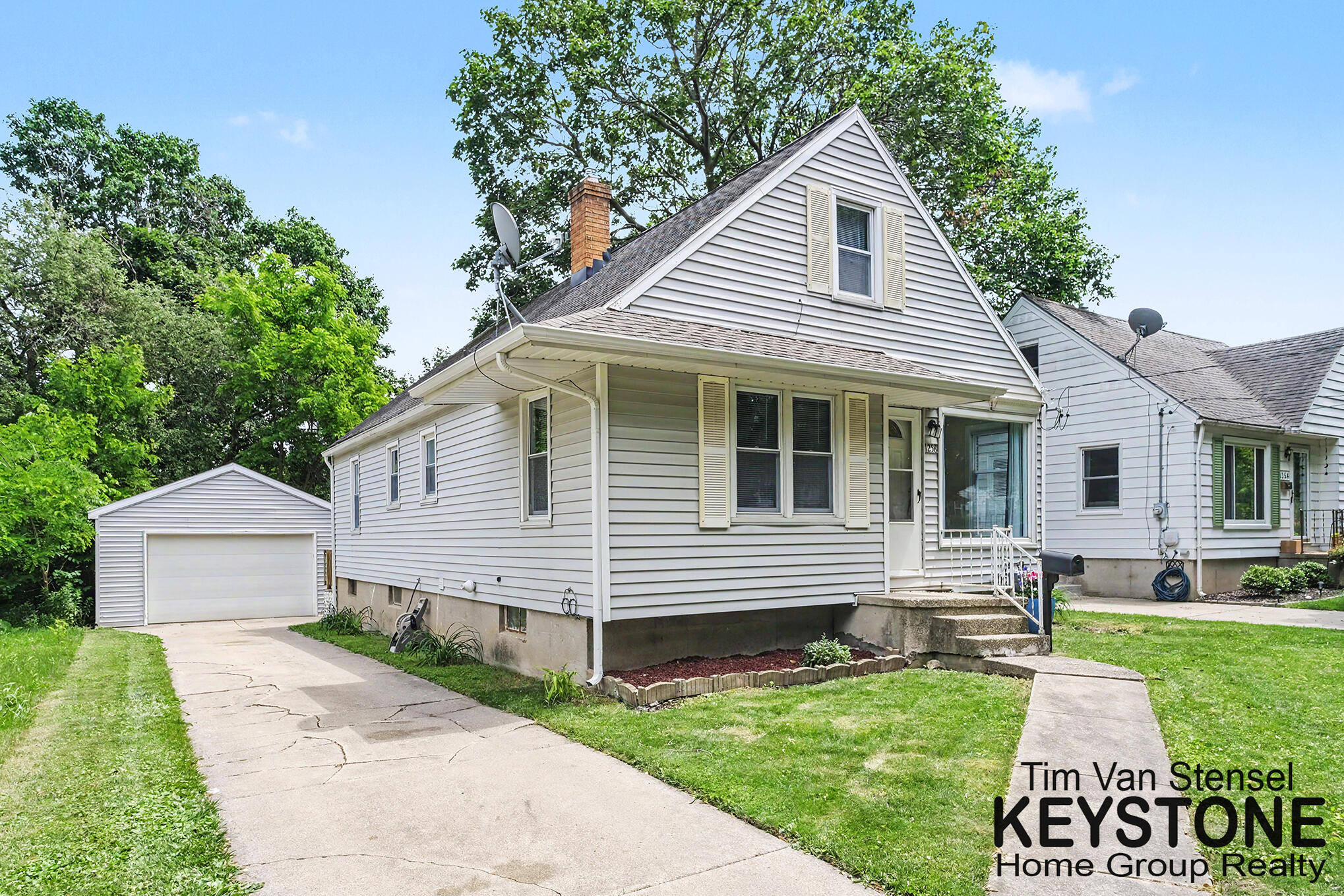 1258 Spring Avenue NE