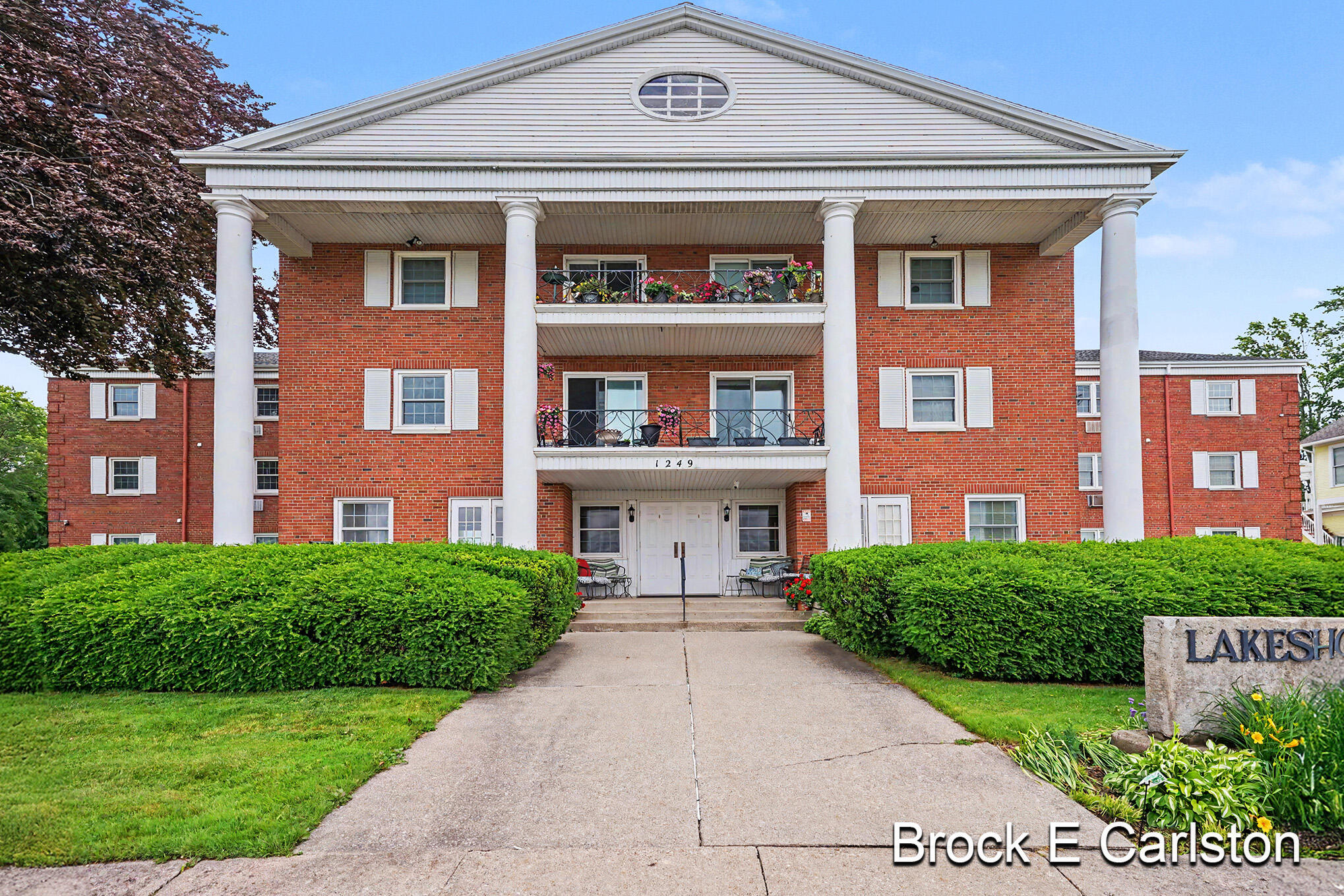 1249 Lakeshore Drive Unit: 339