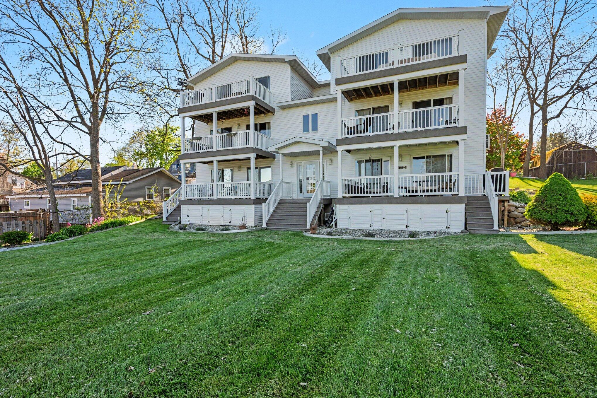 11038 Portage Road Unit: 6