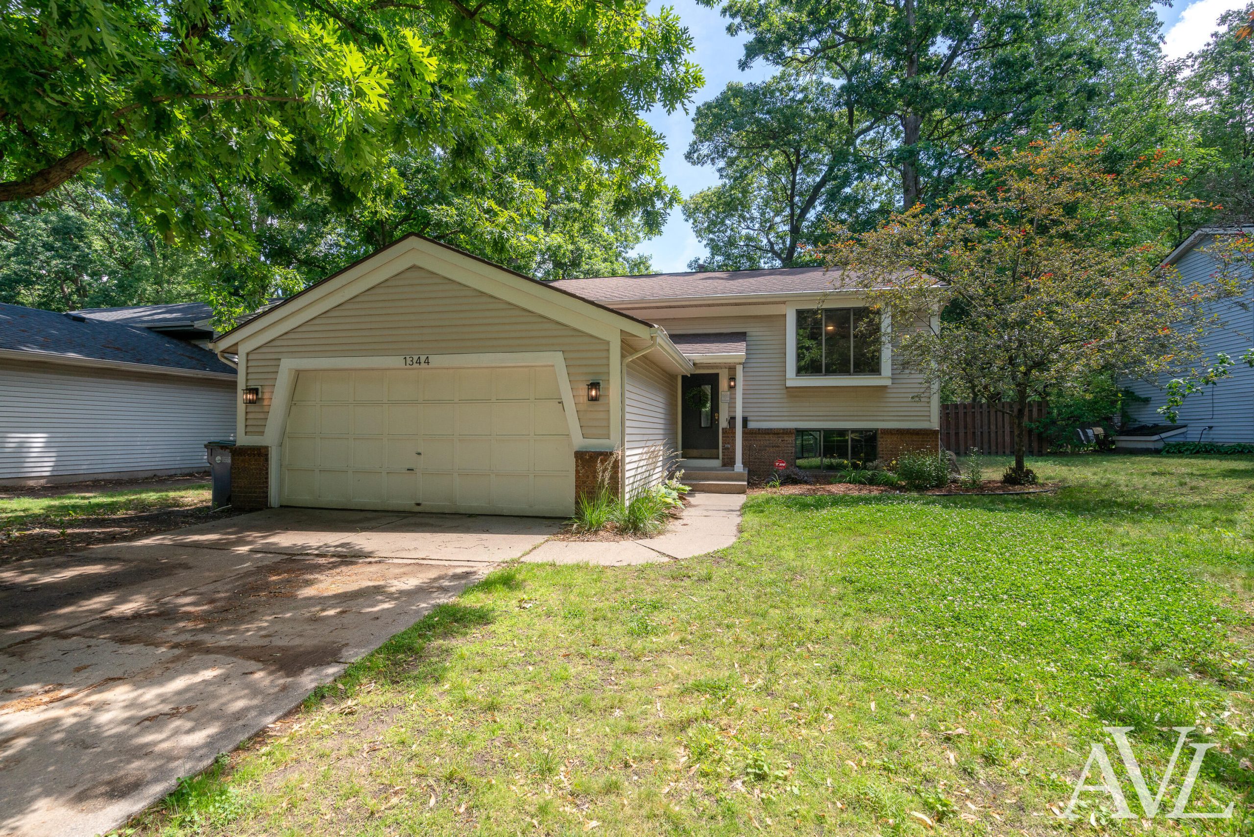 1344 Gladstone Drive SE