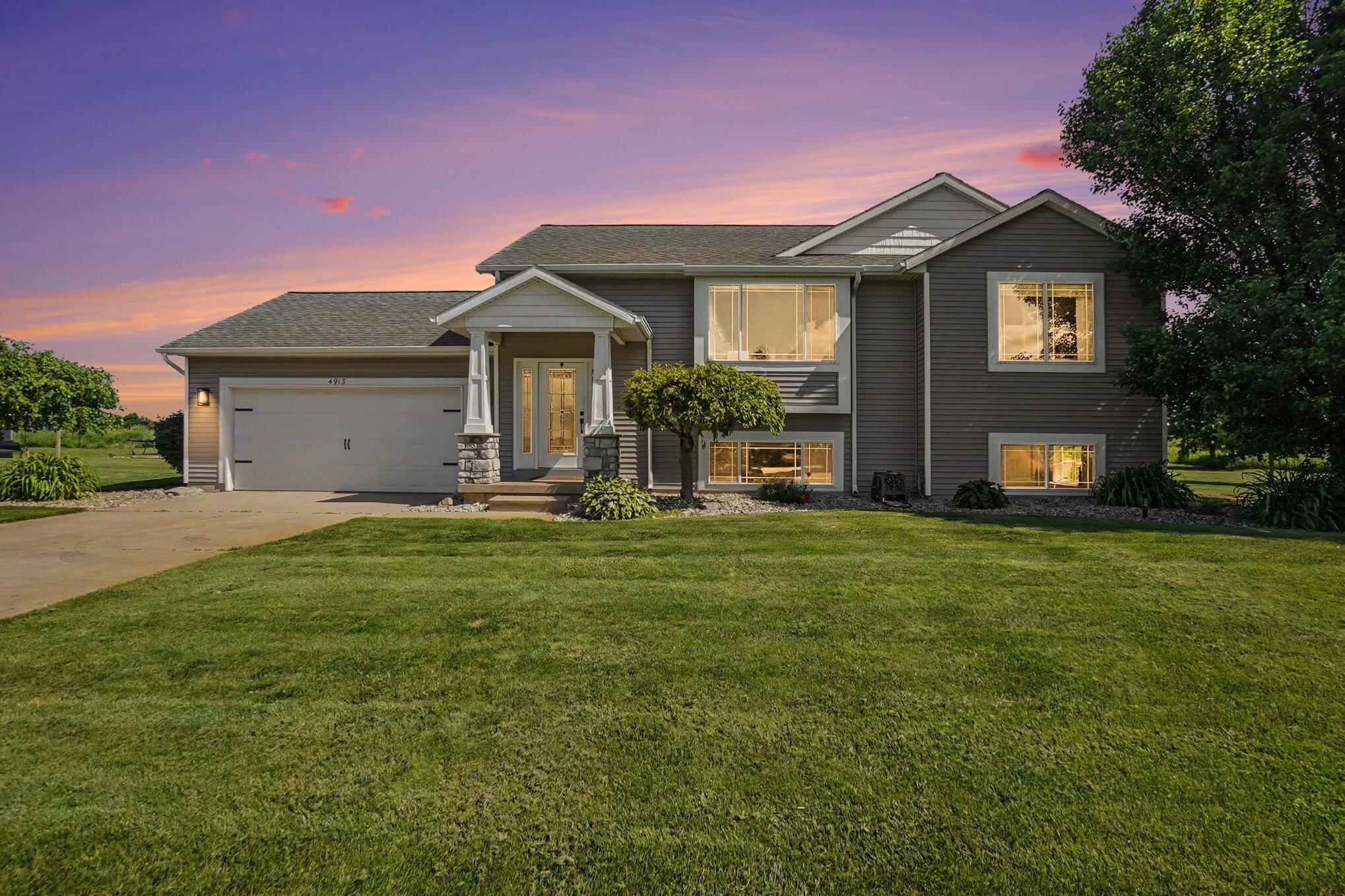 4913 W Daisy Way