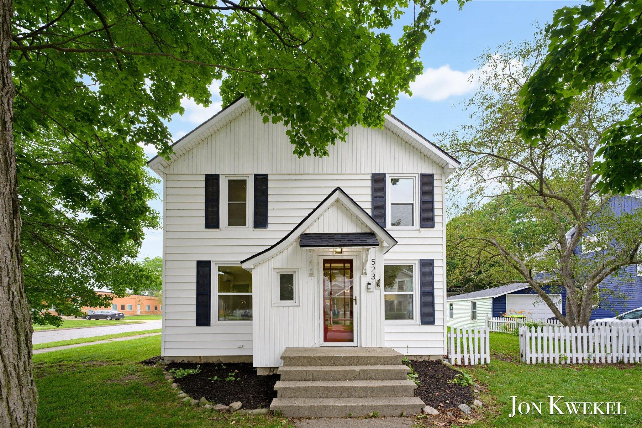 523 Elm Street SE