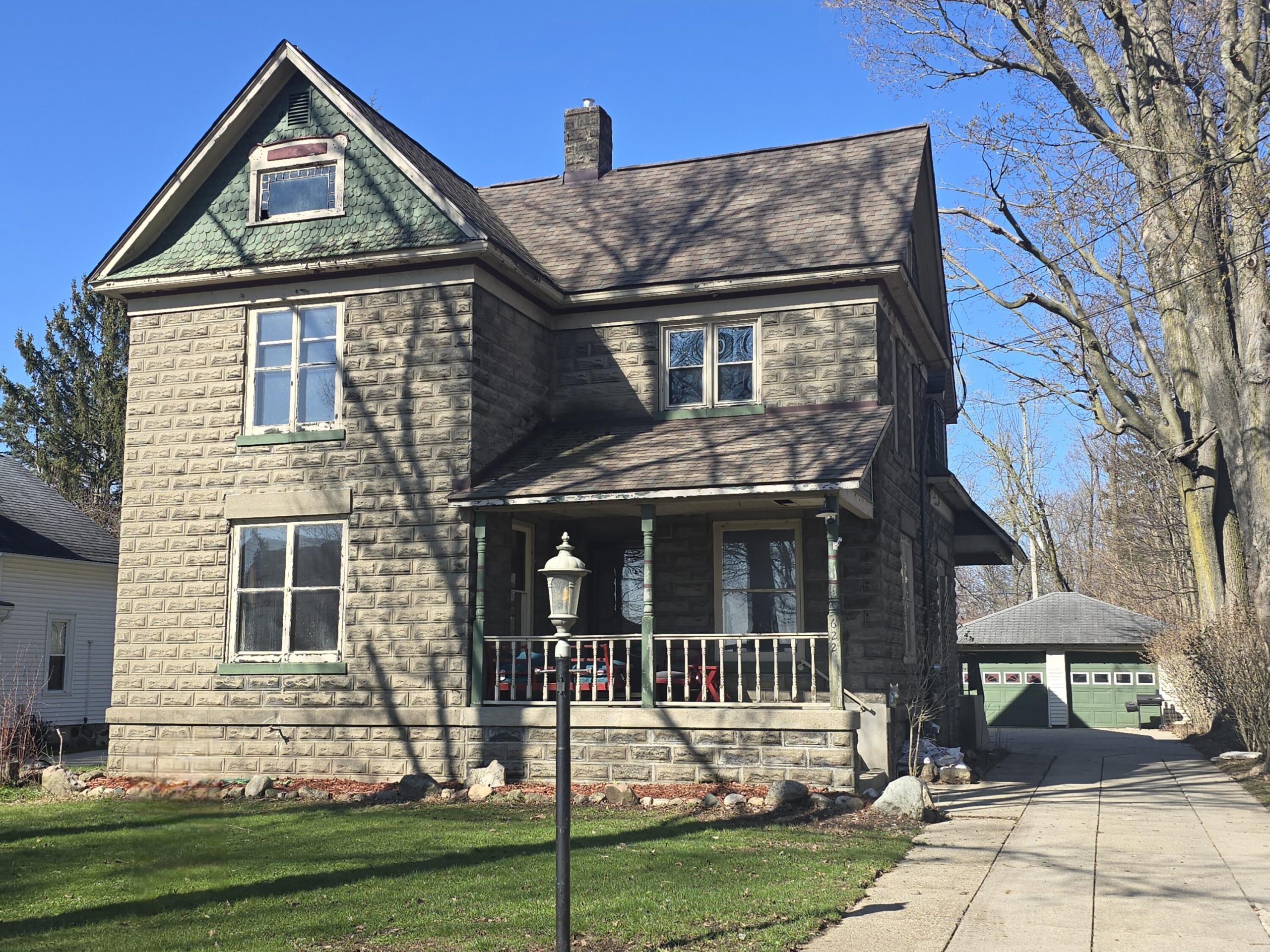 622 Maple Street
