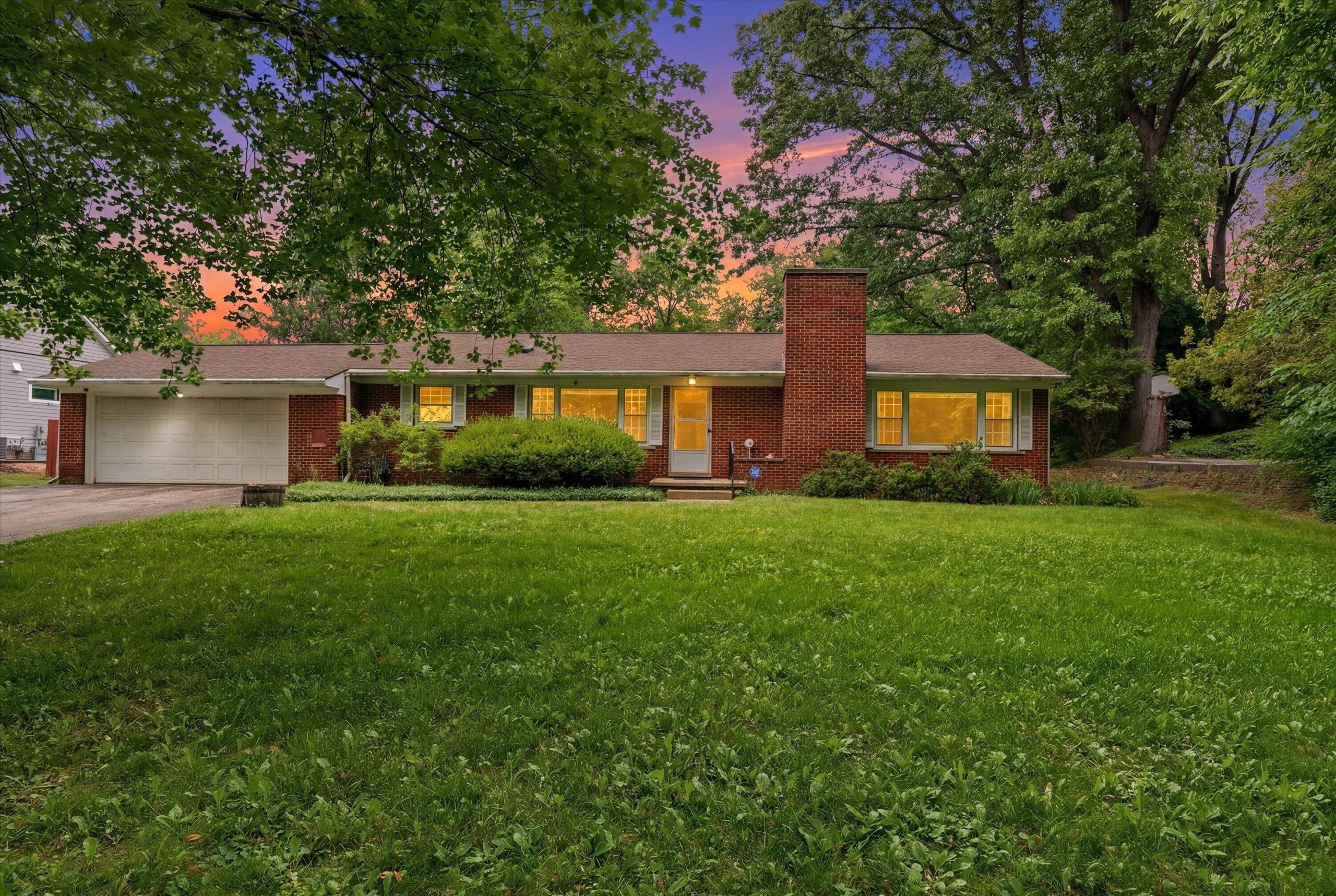 2687 Apple Way