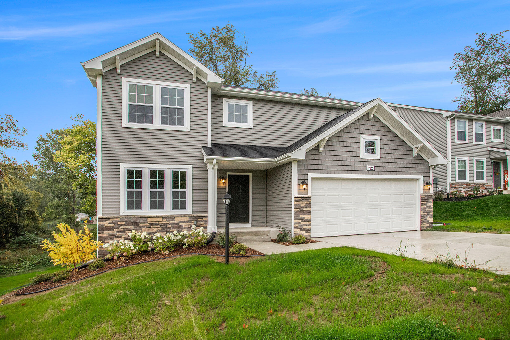 7964 Snow View Drive SE