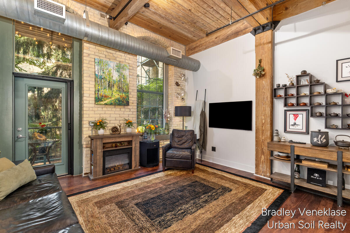 940 Monroe Avenue NW Unit: Suite 107