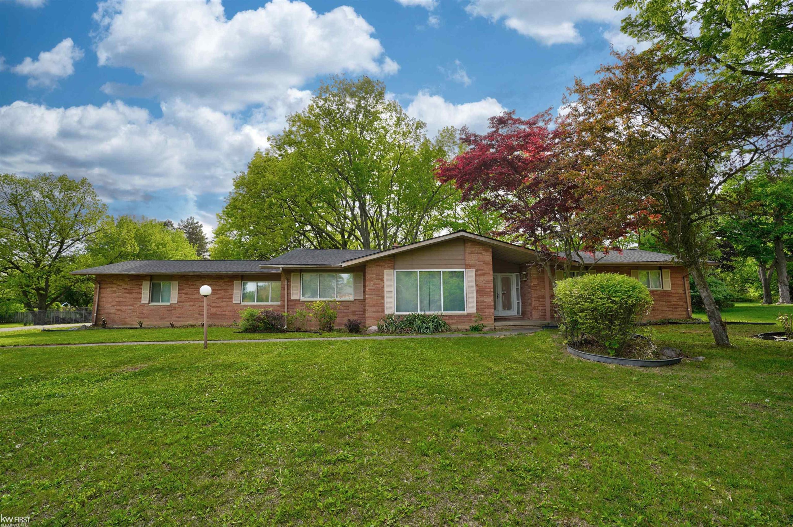 5531 Sugar Bush LN