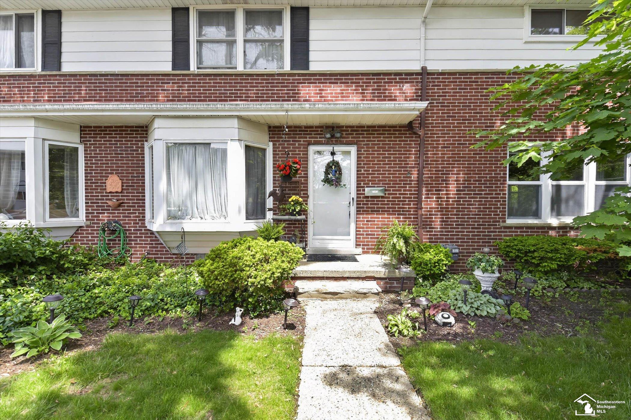 2604 Rochester RD