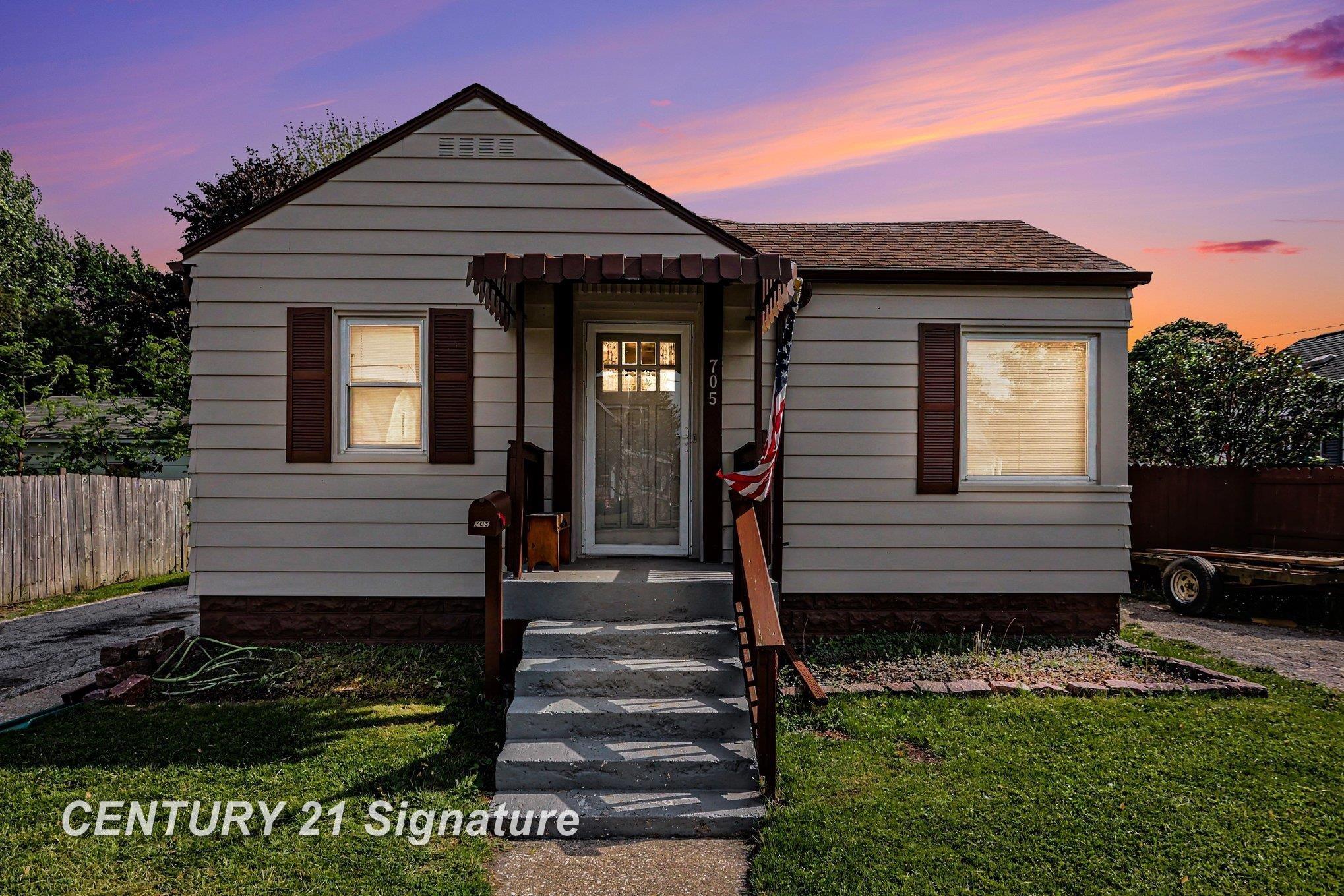 705 W Jenny ST
