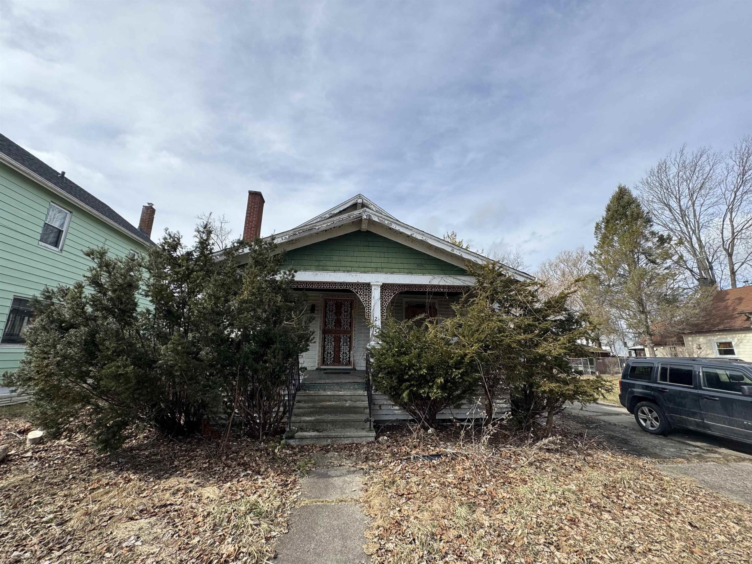 213 S 12th ST