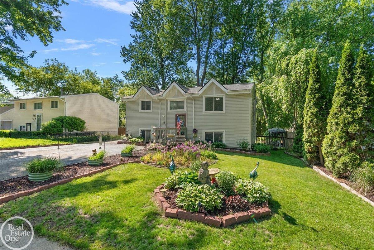 1136 Miller RD