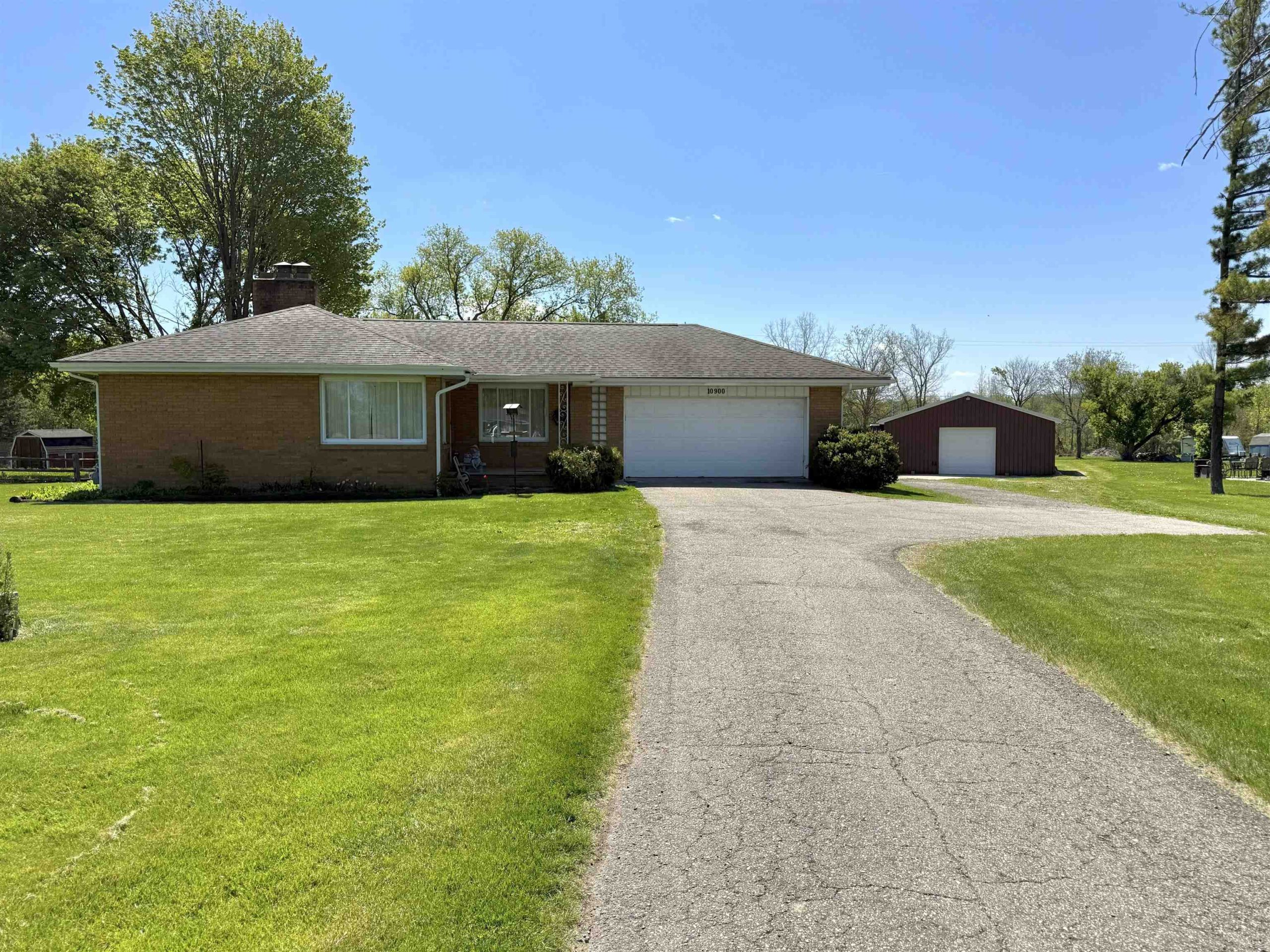 10900 Lansing RD