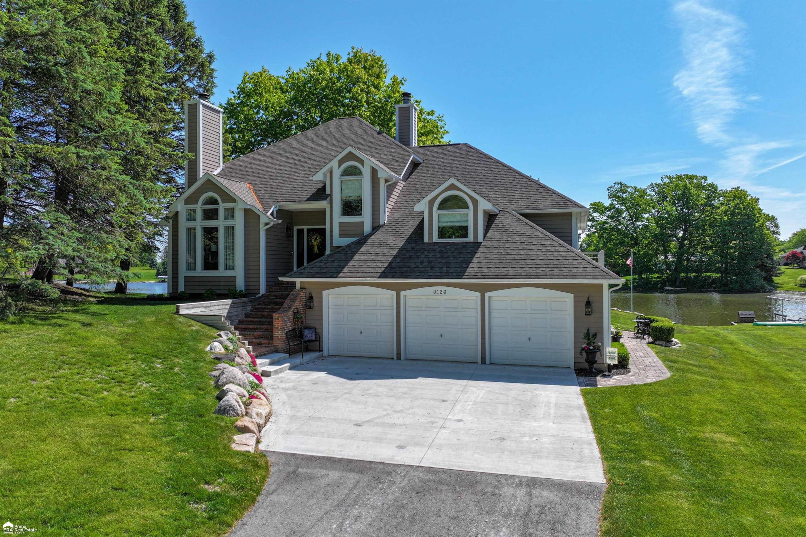3123 Lake Hill DR