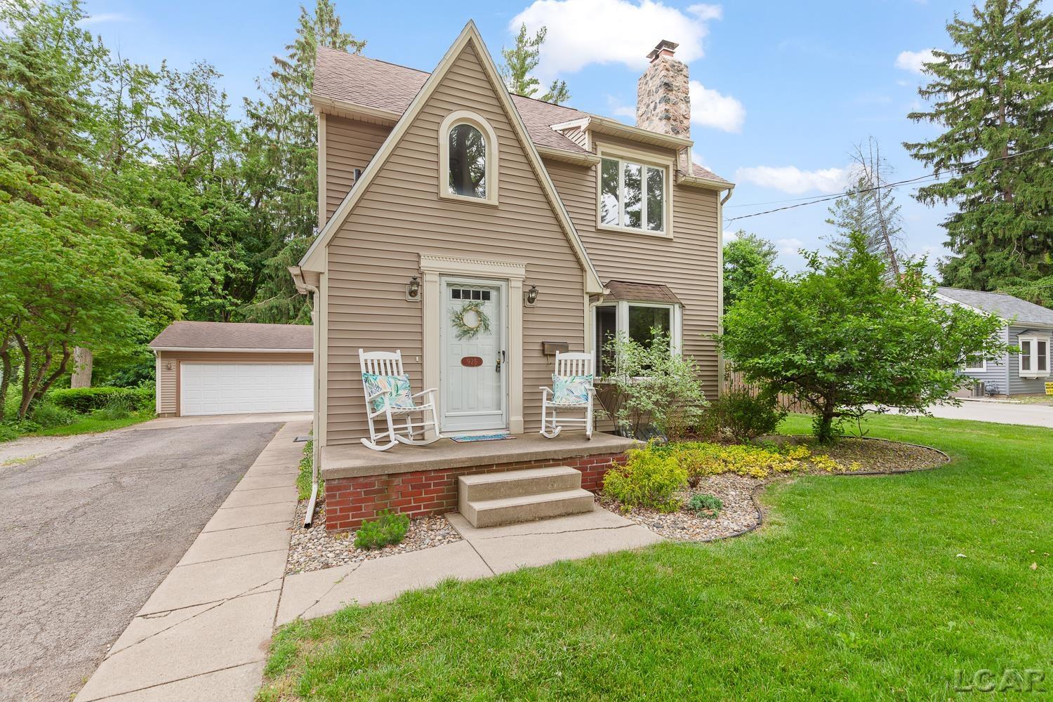 925 Lincoln AVE