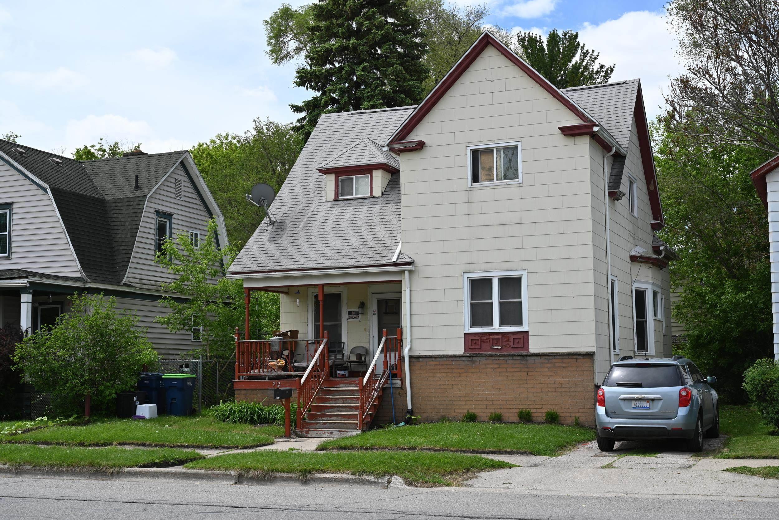 912 Garfield AVE