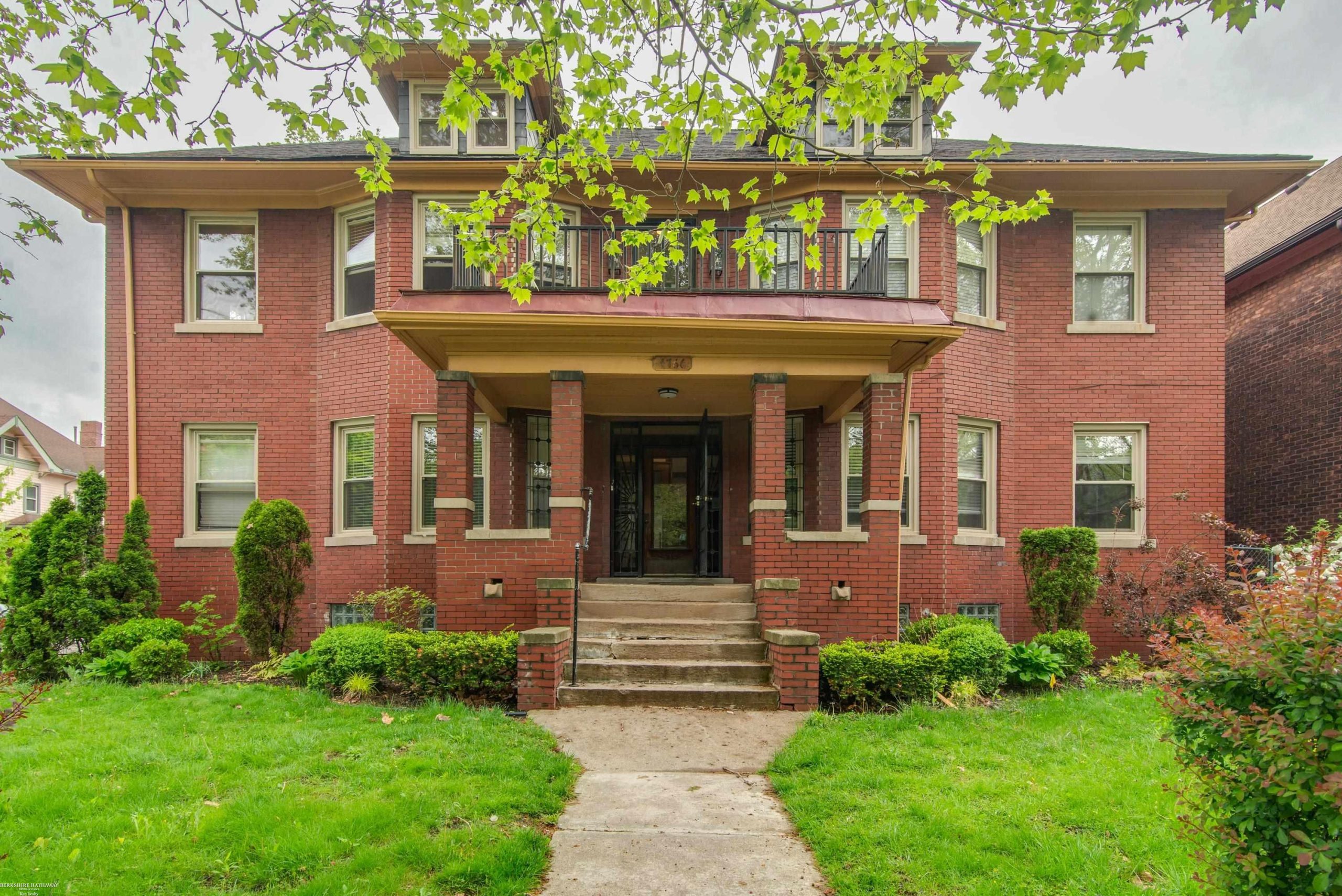 4766 Commonwealth ST