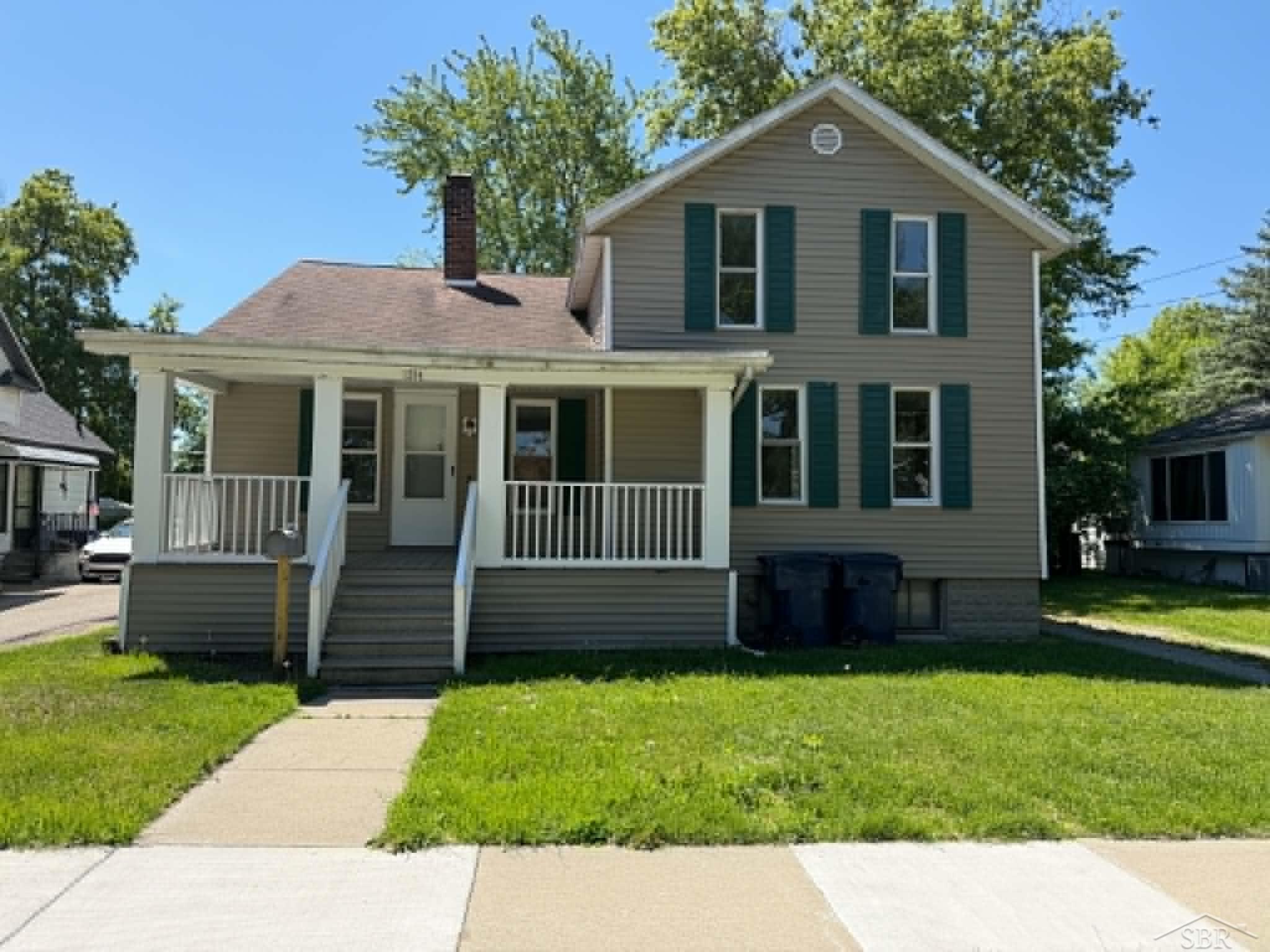 1204 Elm ST