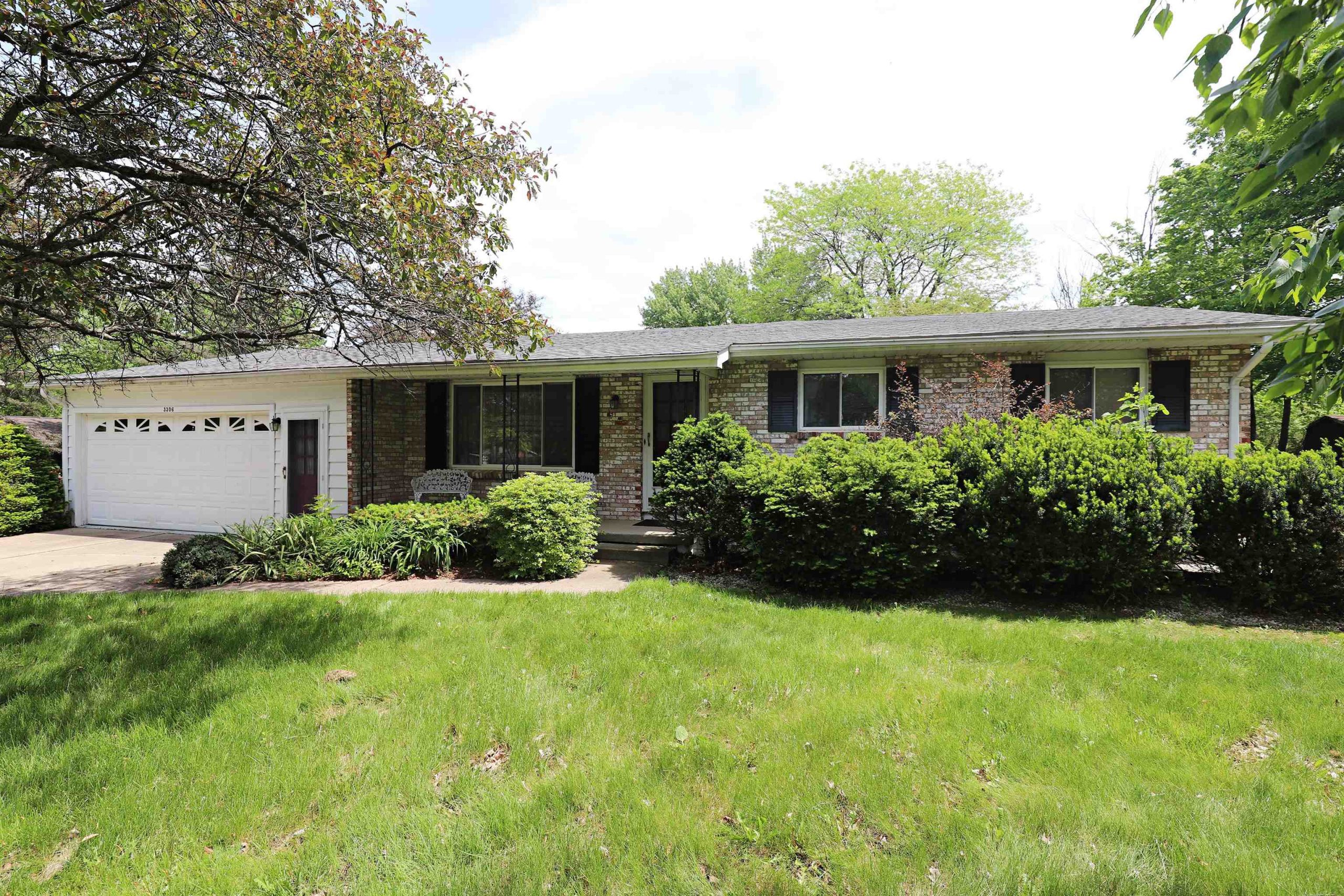 3306 Woodvalley DR