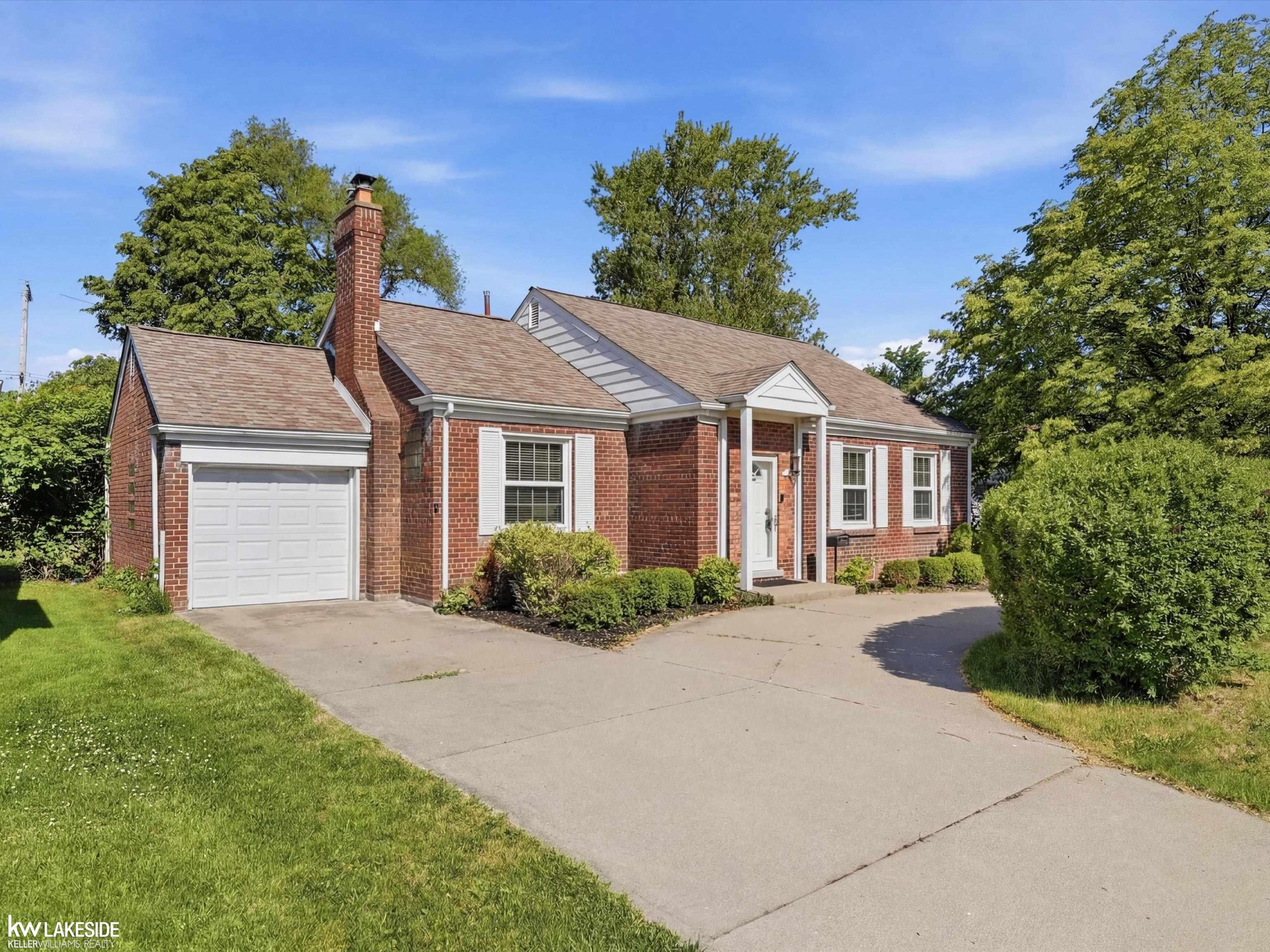 131 N CAMPBELL RD