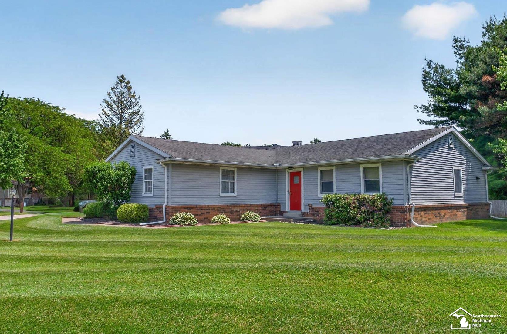 7576 Chapelview CT