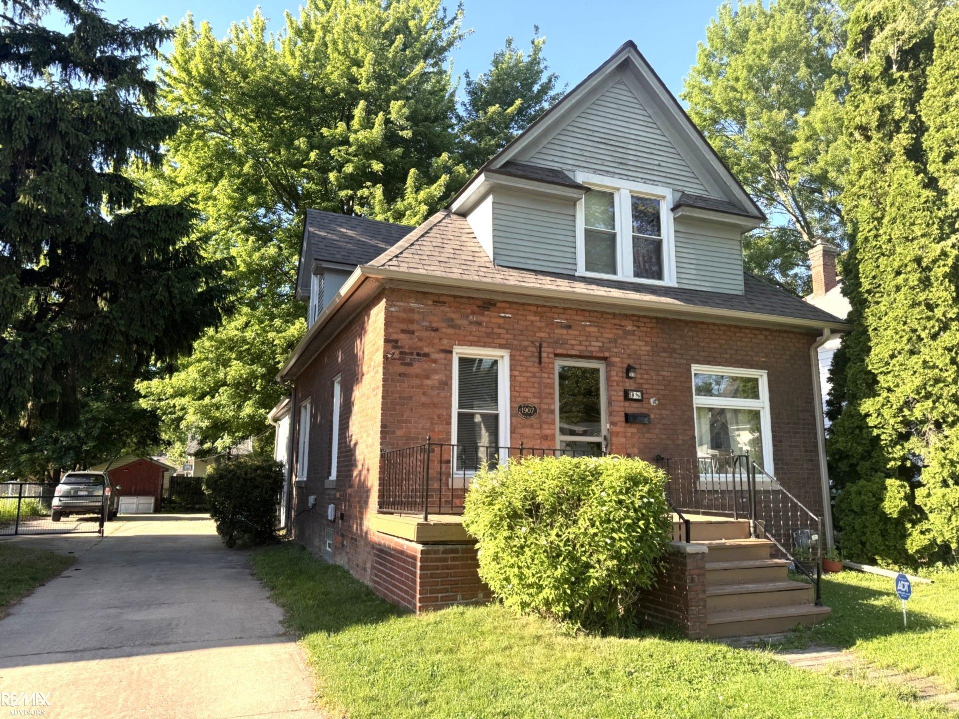 98 Gallup ST