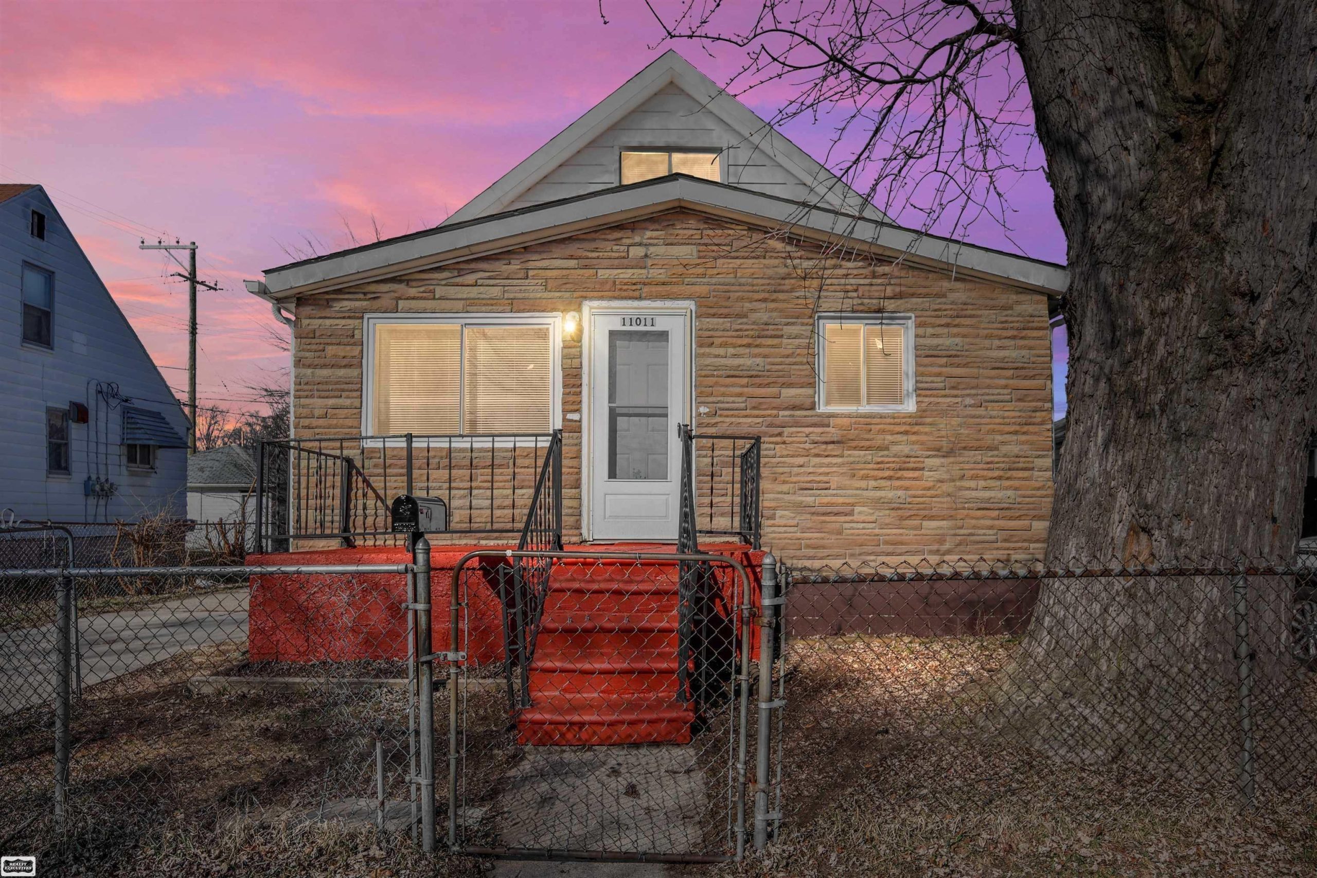 11011 Dodge AVE