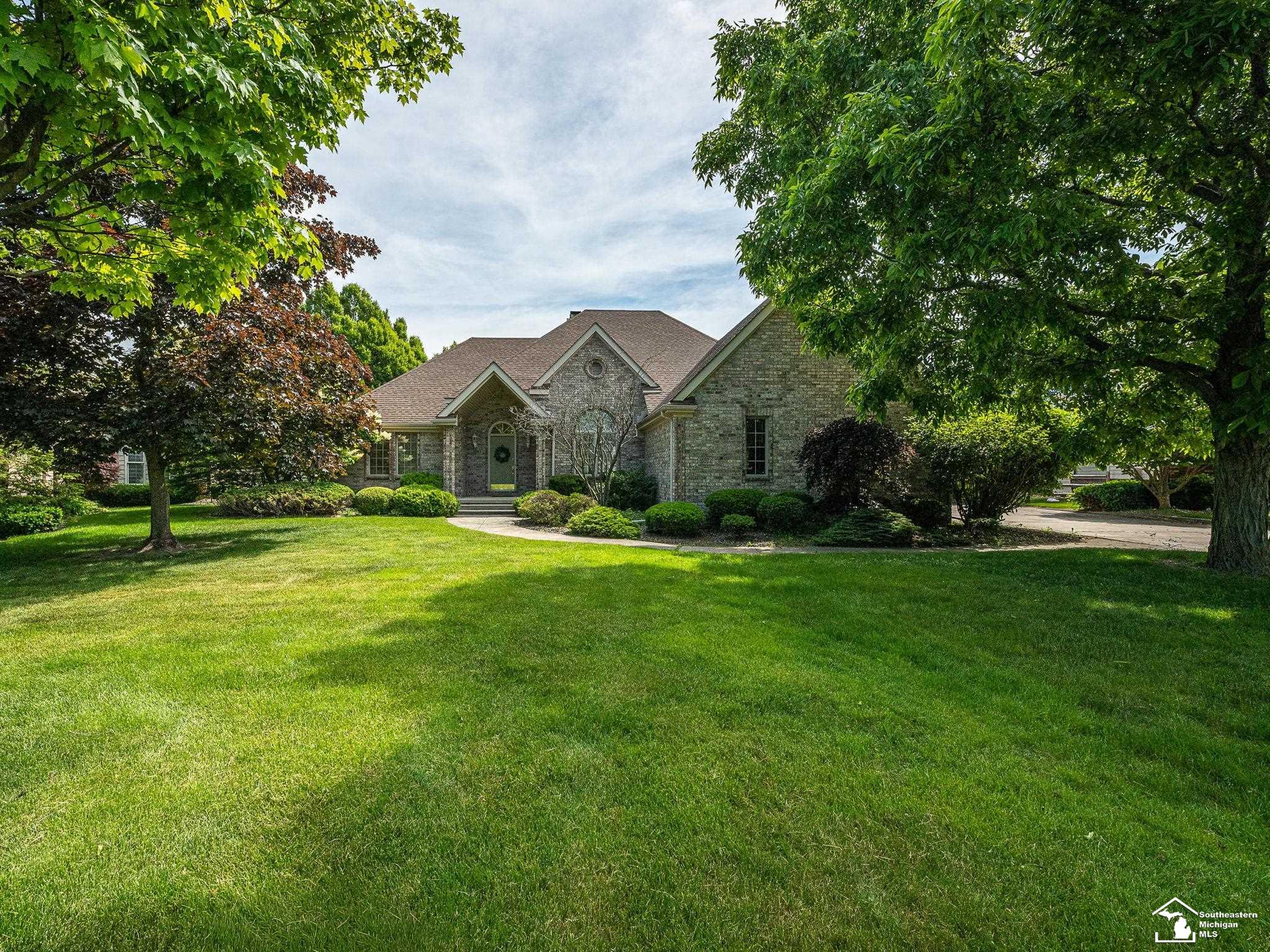 5572 Raven Parkway DR