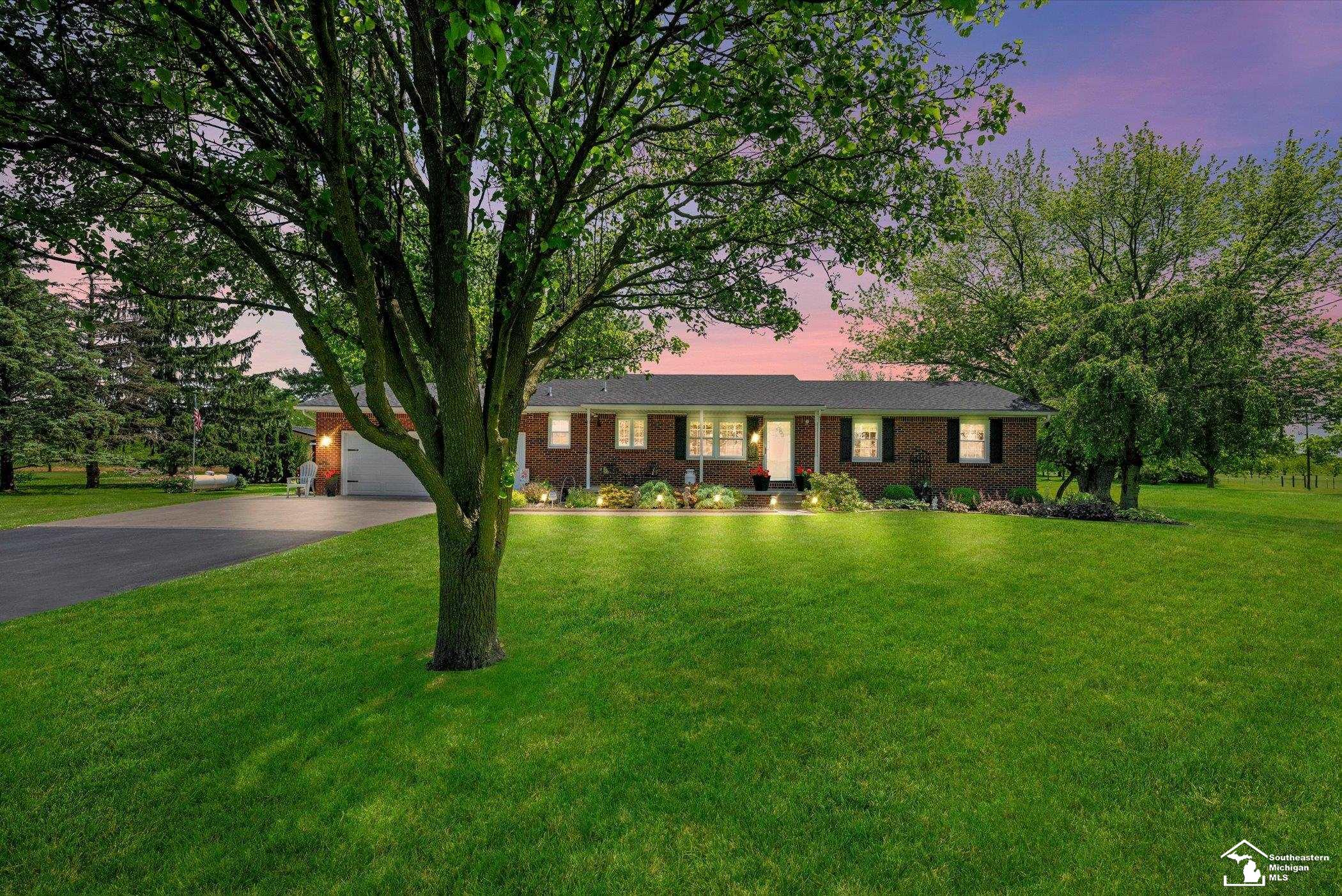 2205 lotus DR