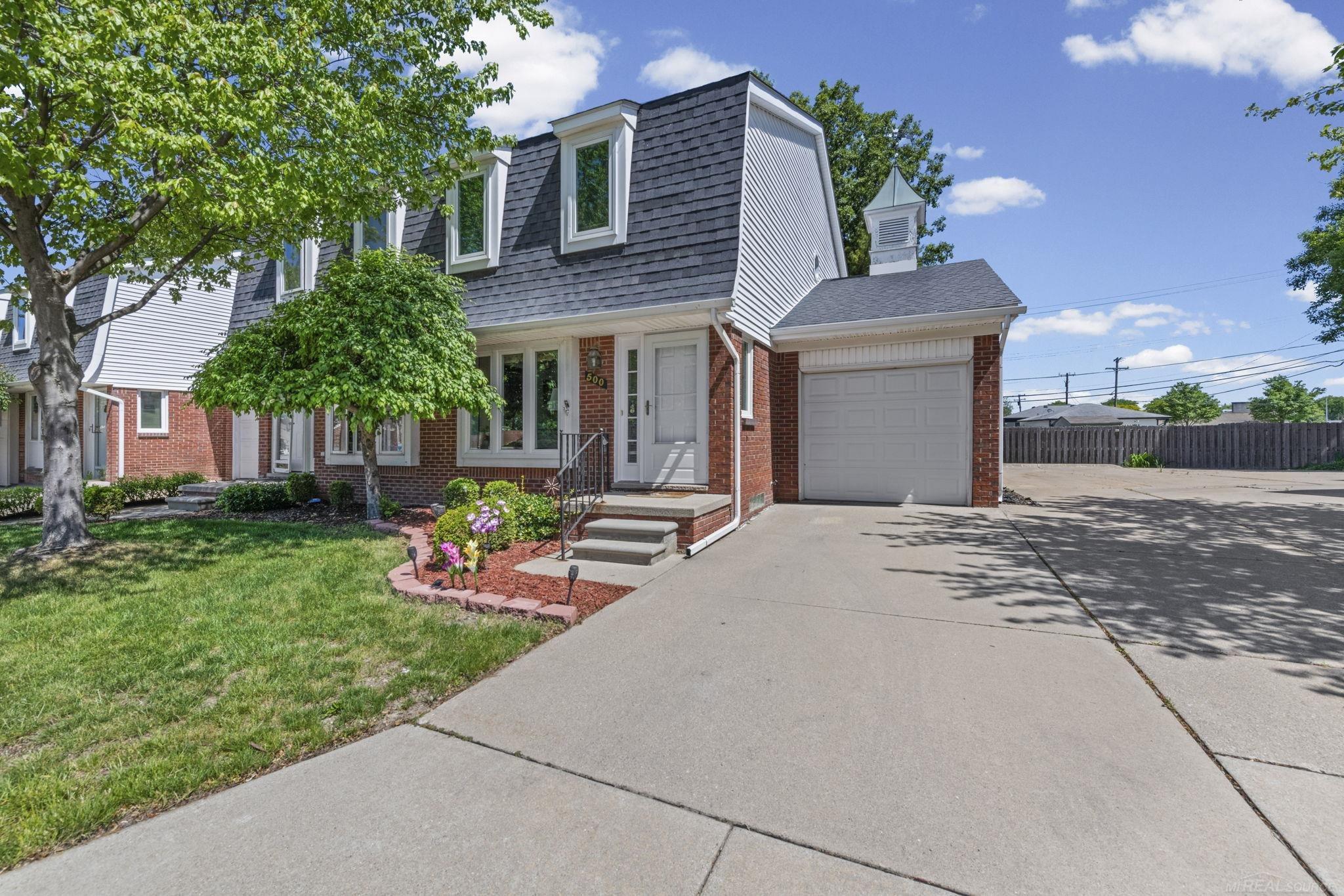 500 Pineview CT