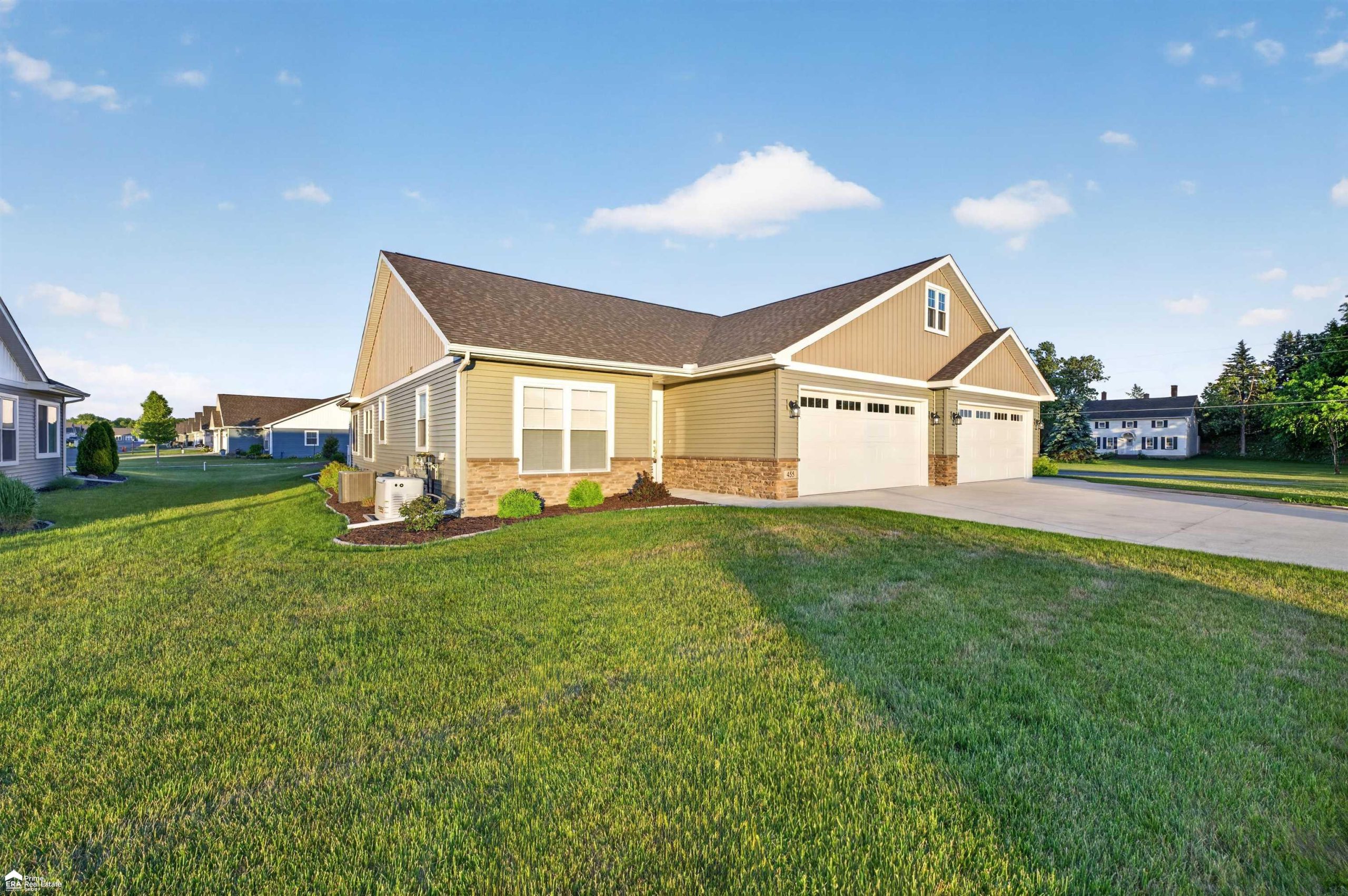 455 Blossom DR