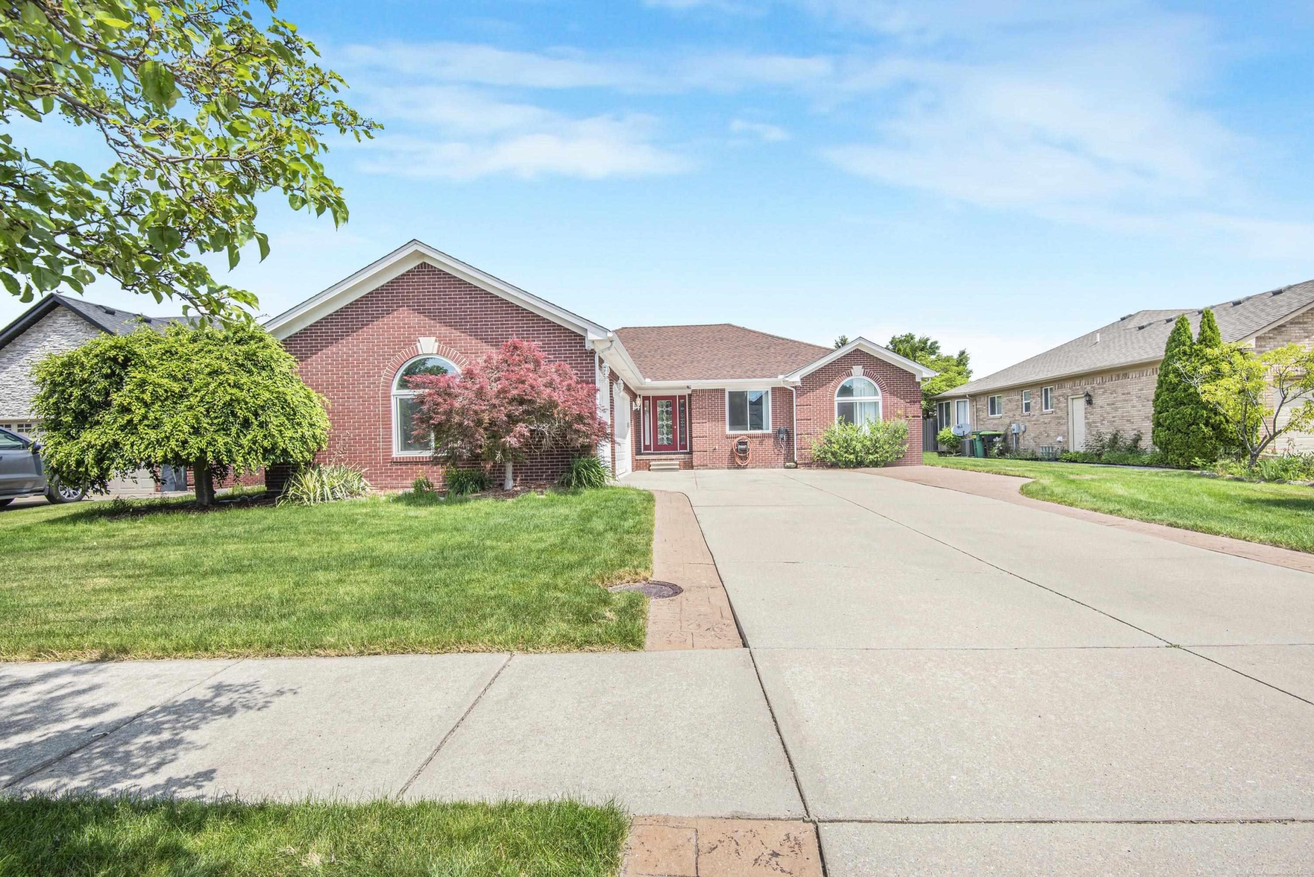 21895 Preserve CT