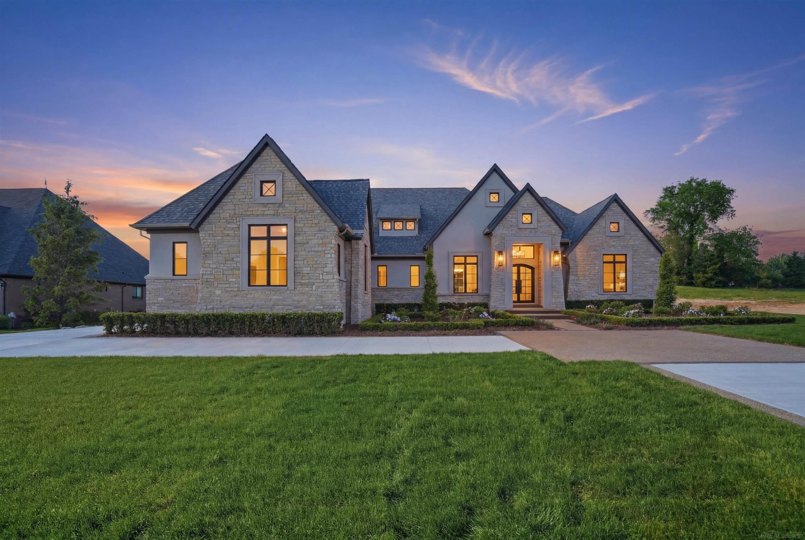 5803 Cotswold DR