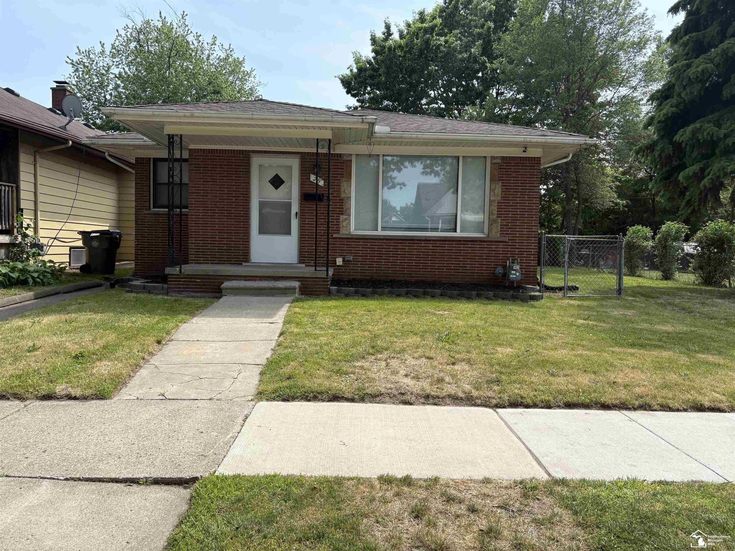 25 W Auburn ST
