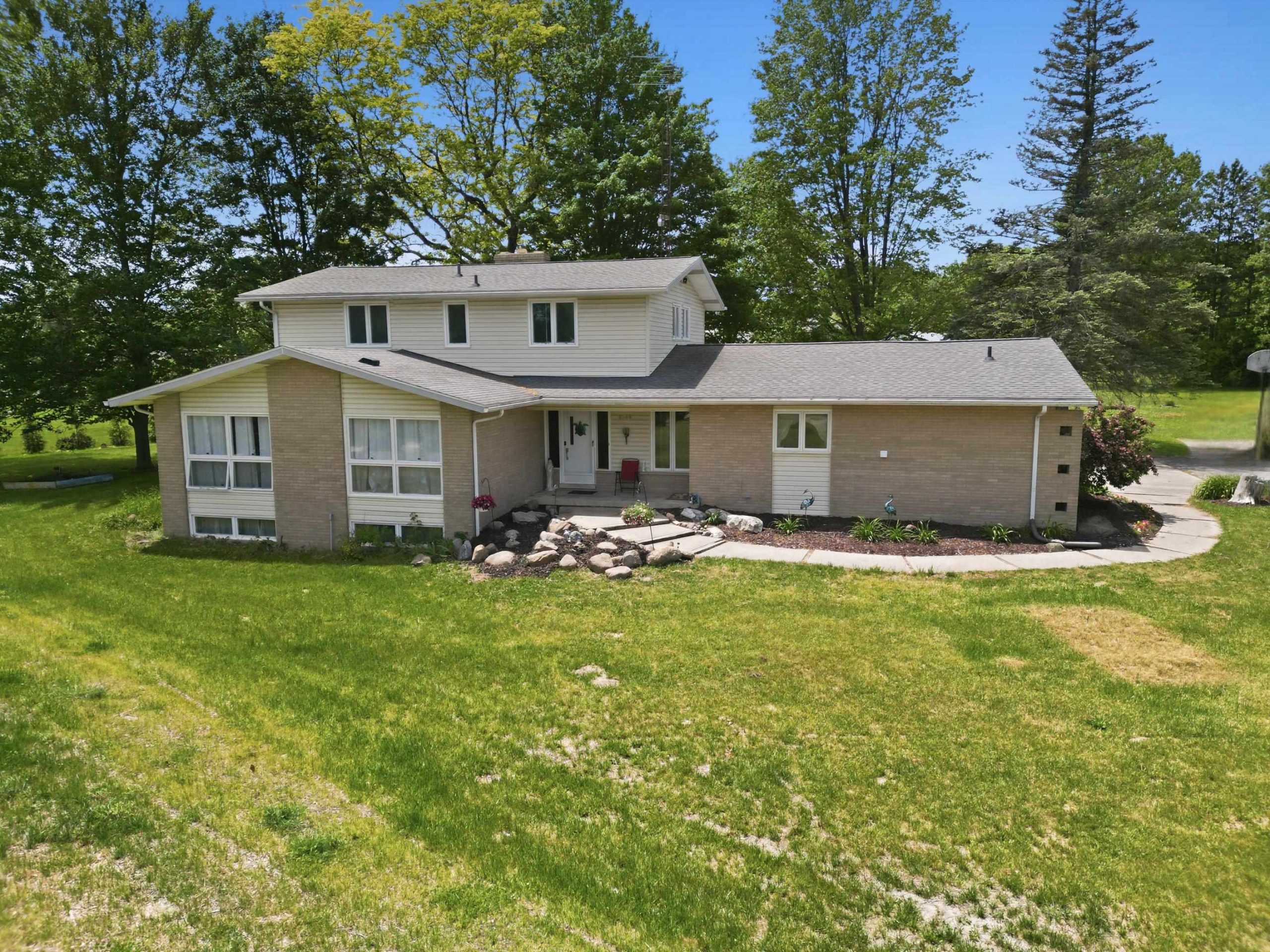 6089 N Seymour RD