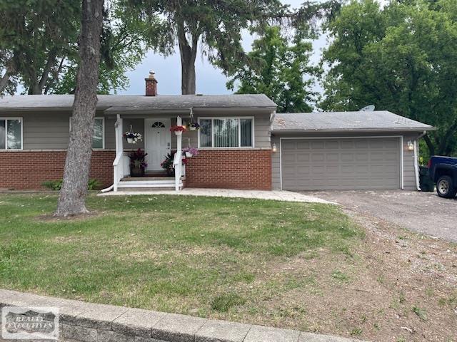 2661 W Utica RD