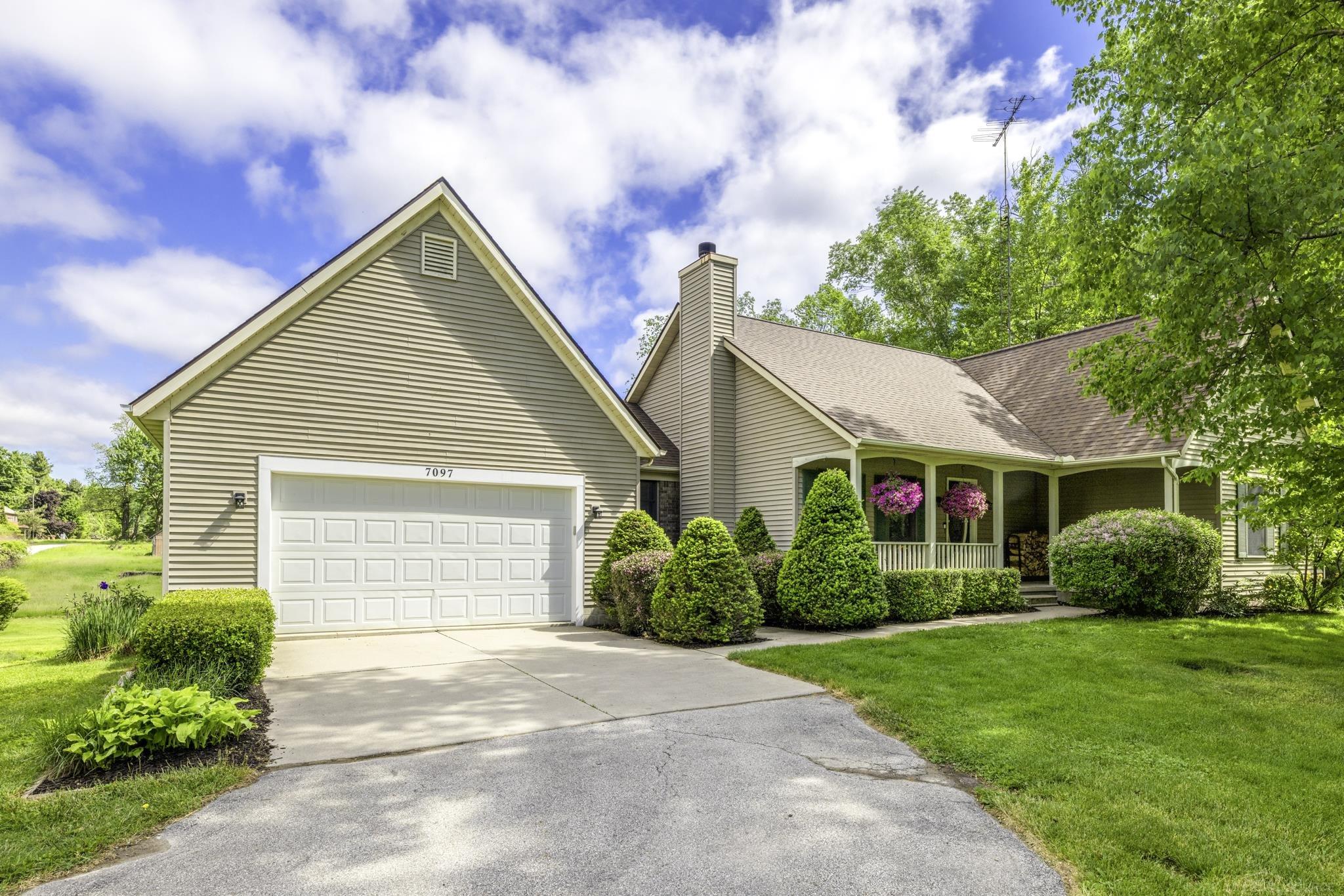 7097 Aitken RD
