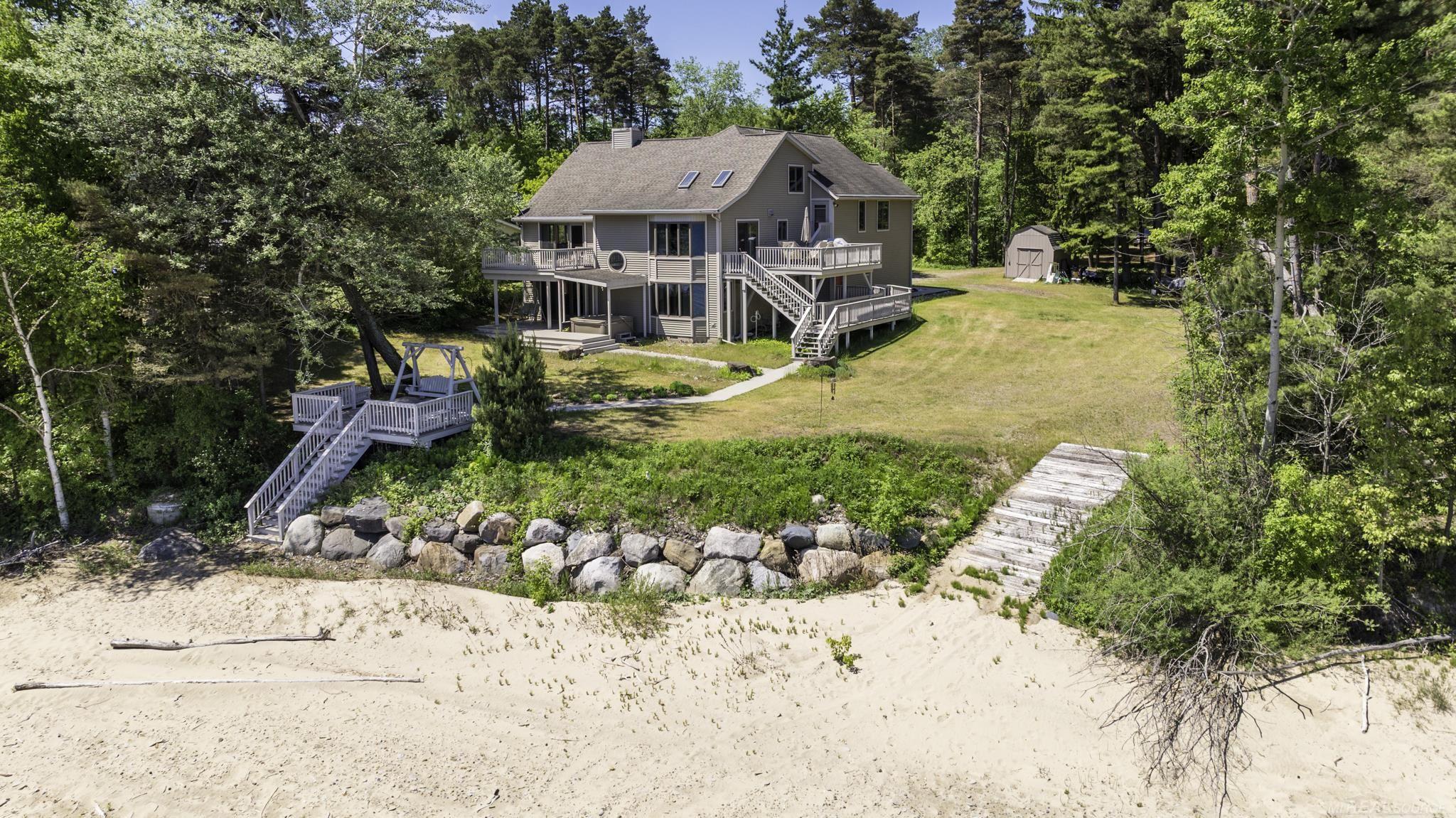 3388 N Lakeshore RD
