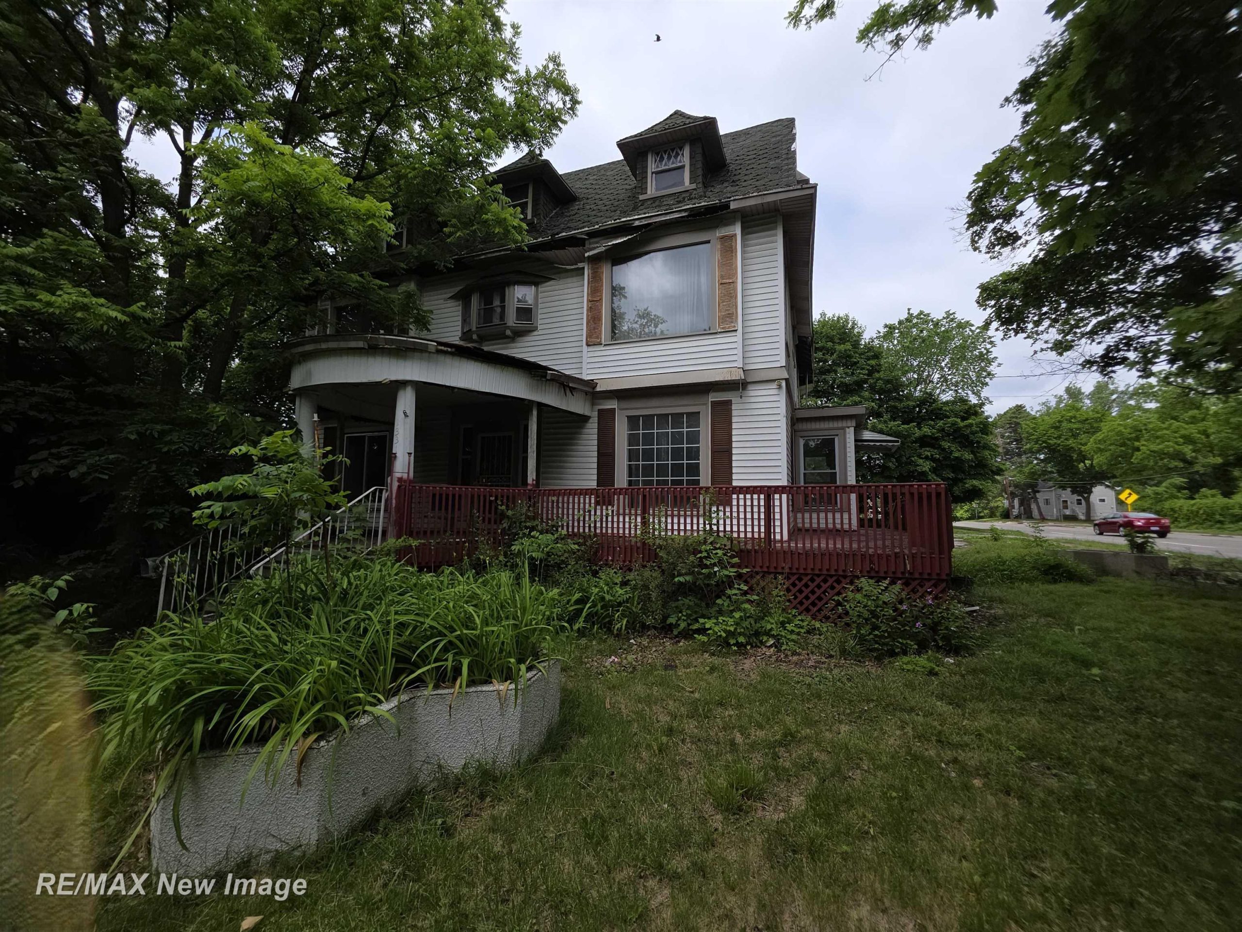 1331 S Jefferson AVE