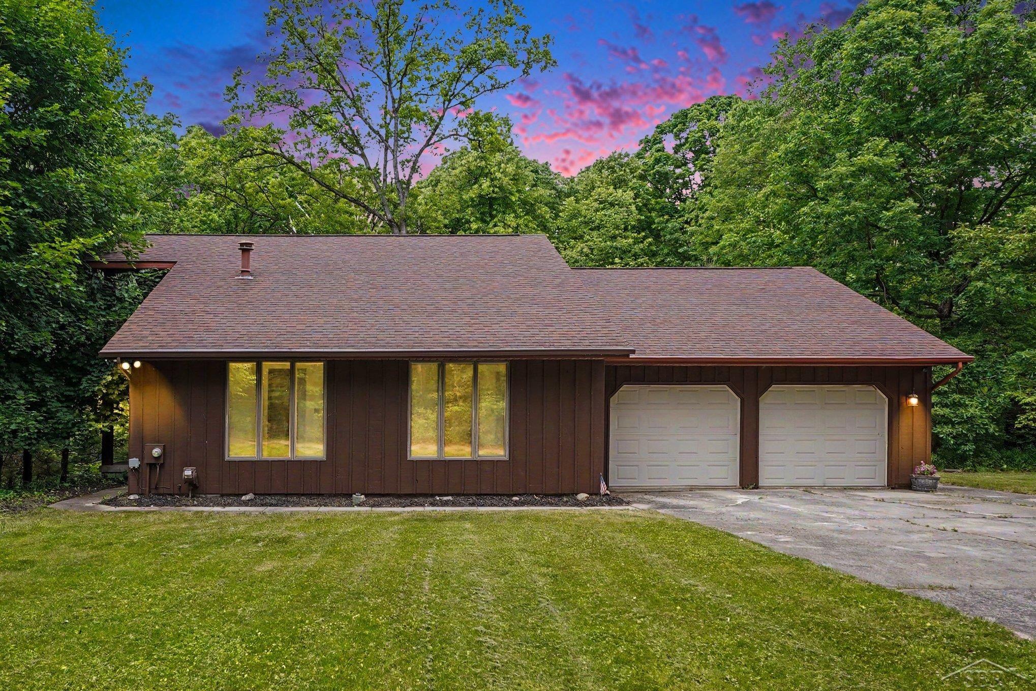 371 E Saginaw RD