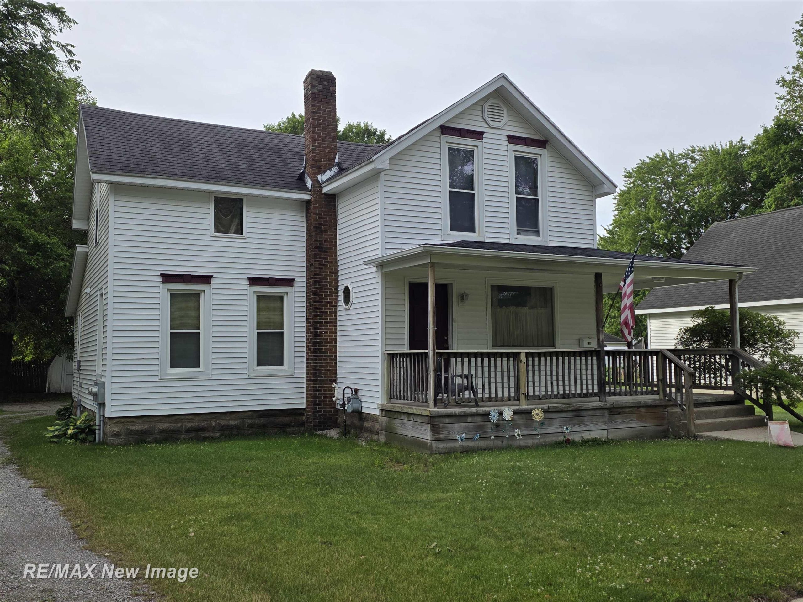 218 Lincoln ST